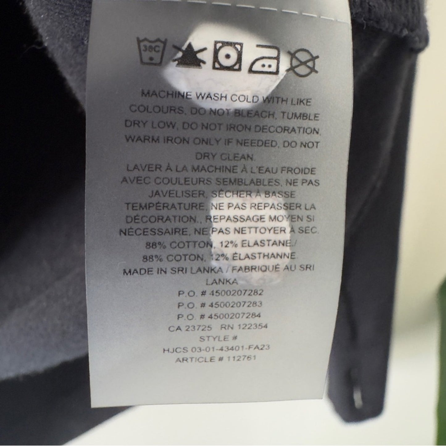 Aritzia TNA Fitted Black Hoodie Top Long Sleeve Athleisure Solid Minimalist EUC