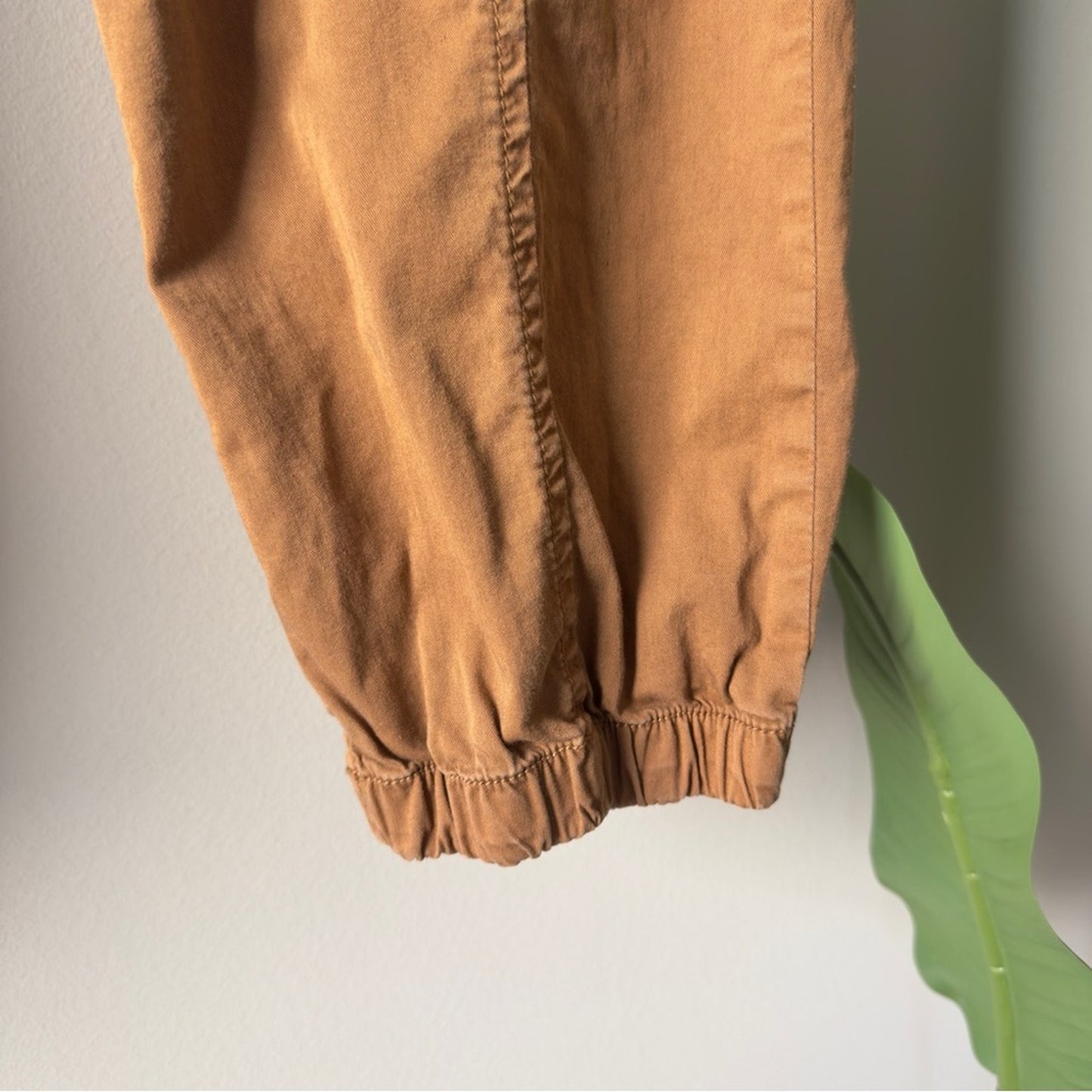 Anthropologie Sanctuary Casual Tan Cargo Jogger Pants Cropped Y2K Capri Pockets