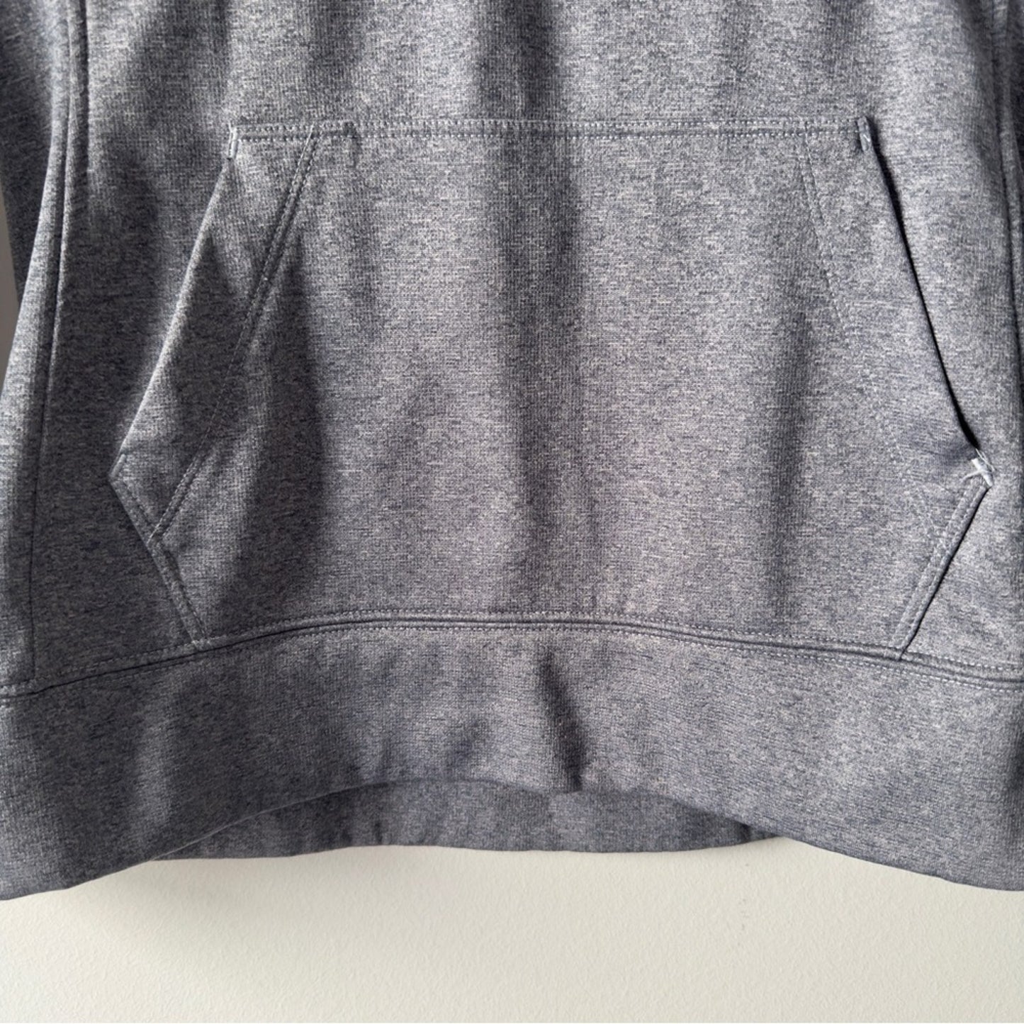 The North Face Gray and Pink Hoodie Kangaroo Pocket Long Sleeve Hood Outdoors M
