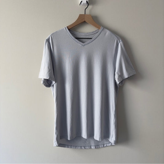Lululemon 5 Year Basic V light blue T-shirt Short Sleeve Tee Athletic Athleisure