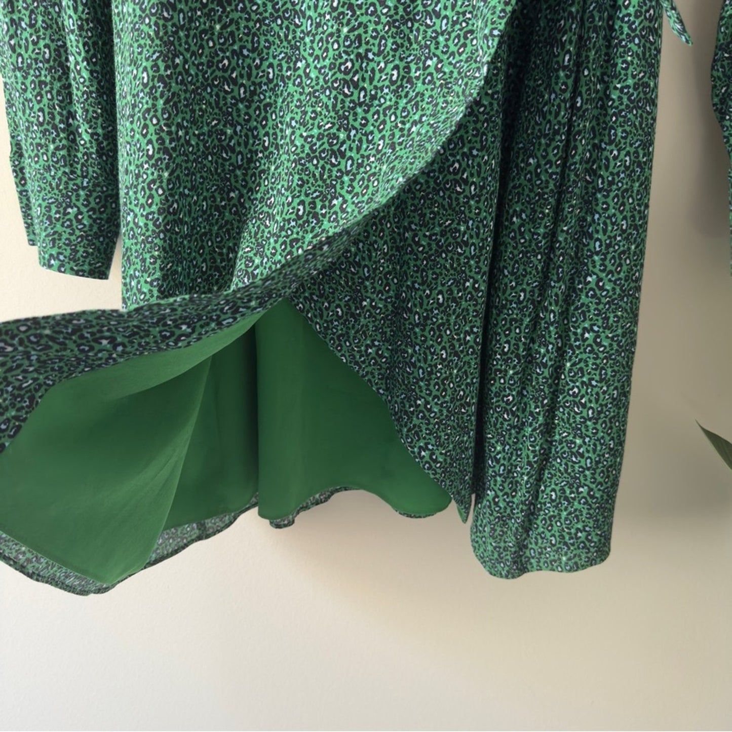 Anthropologie Sanctuary Green Micro Leopard Animal Print Wrap Dress Long Sleeve