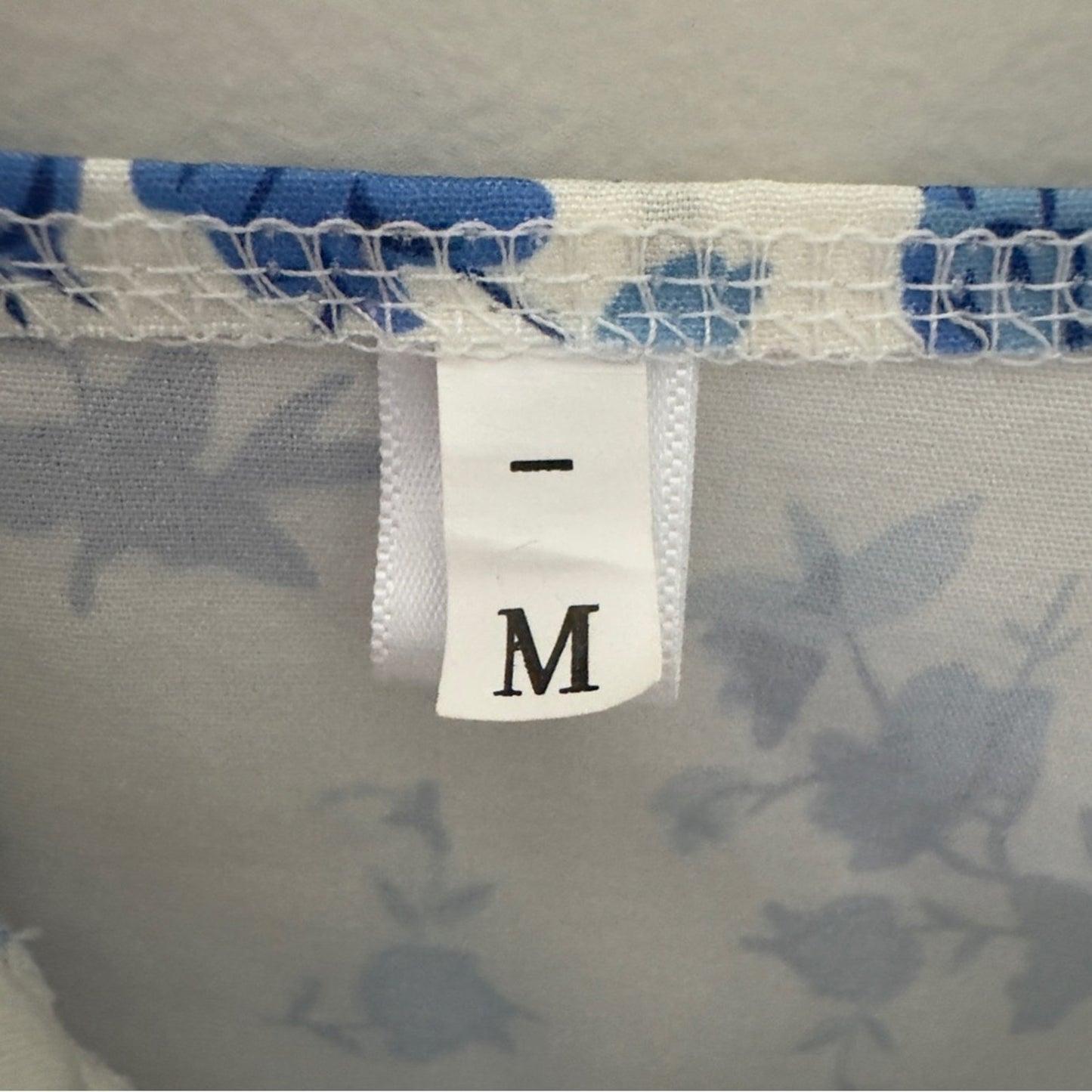 YueXi Floral Blue and White Midi Dress Keyhole Tie Bow Short Sleeve Slit bow EUC