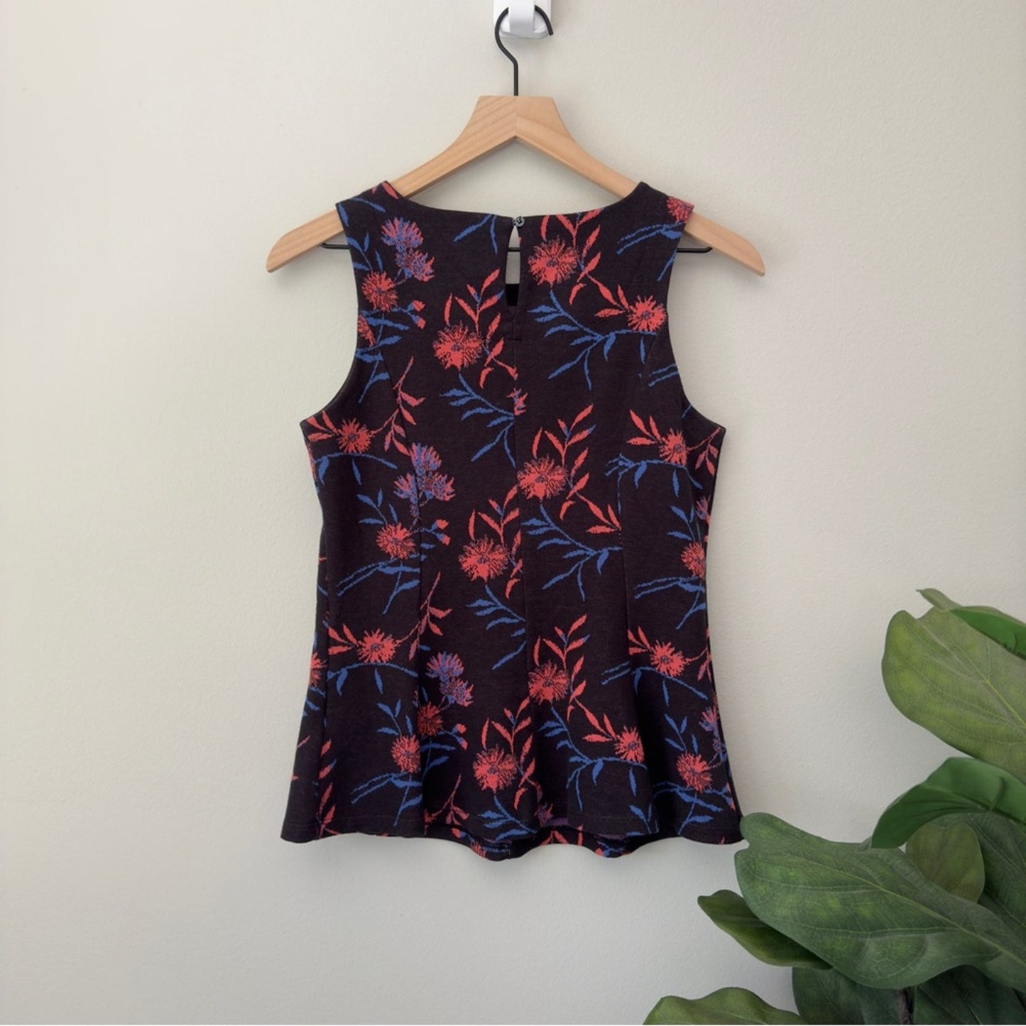 ett:twa by Anthropologie Sleeveless Floral Top A-Line Button Keyhole Back Cotton