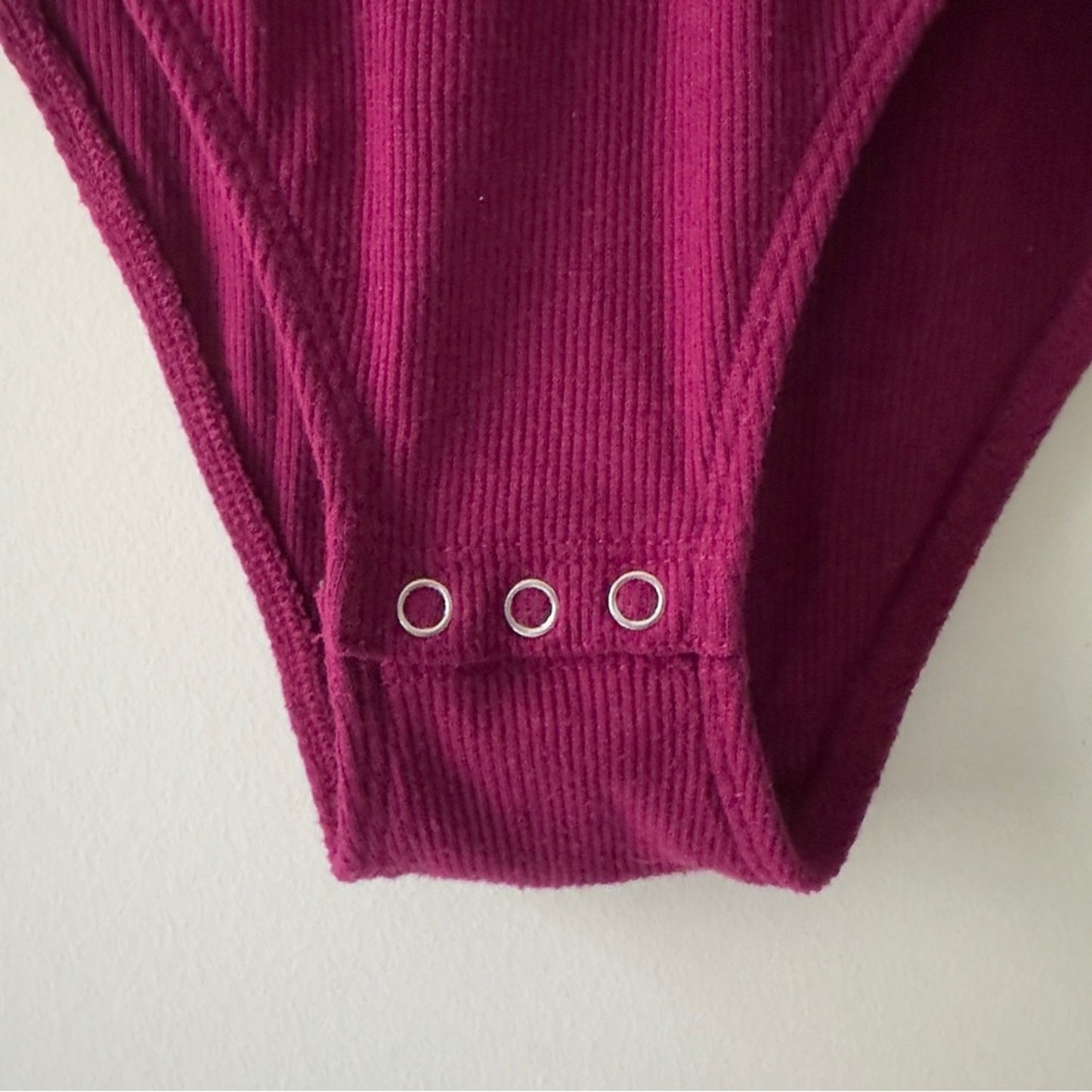 Hollister 3/4 Zip Ribbed Bodysuit Burgundy Purple Short sleeve round neck snaps
