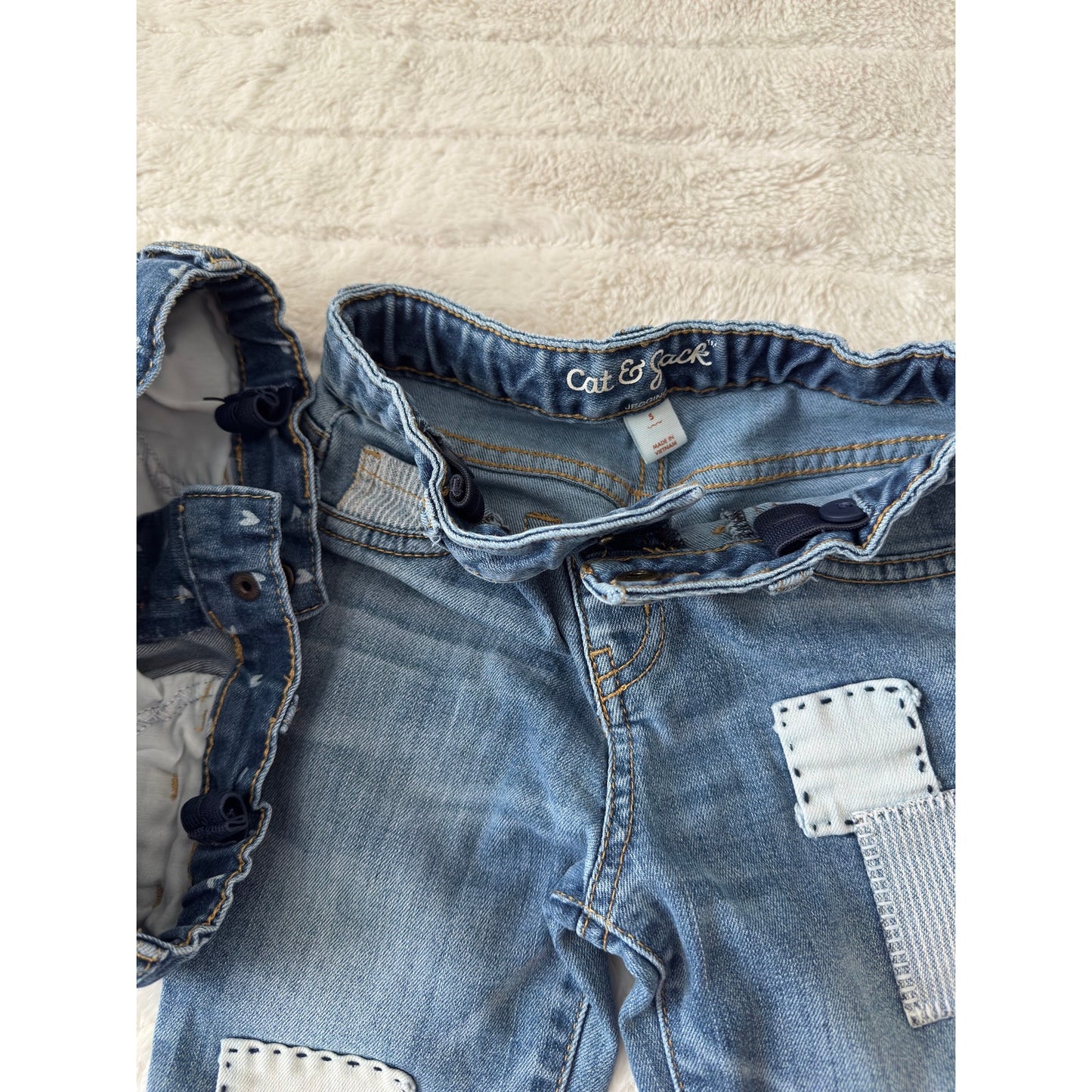 Cat & Jack Bundle of 2 Girls' Size 5/5T Jeans Jeggings Patchwork and Heart Print