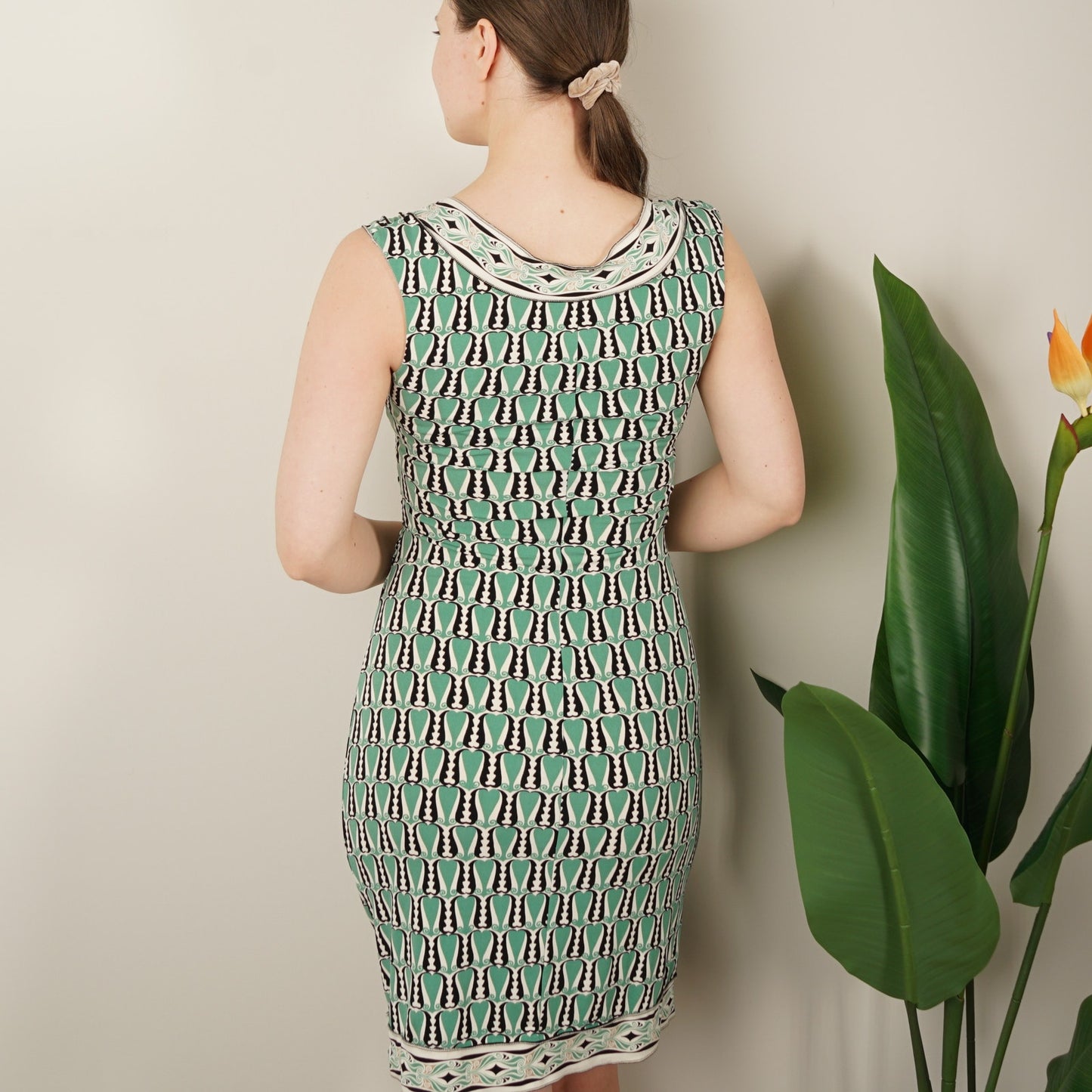 Vintage 2000s Y2K Max Studio Dress Mini Cap Sleeve Scoop V-neck Stretch Bodycon