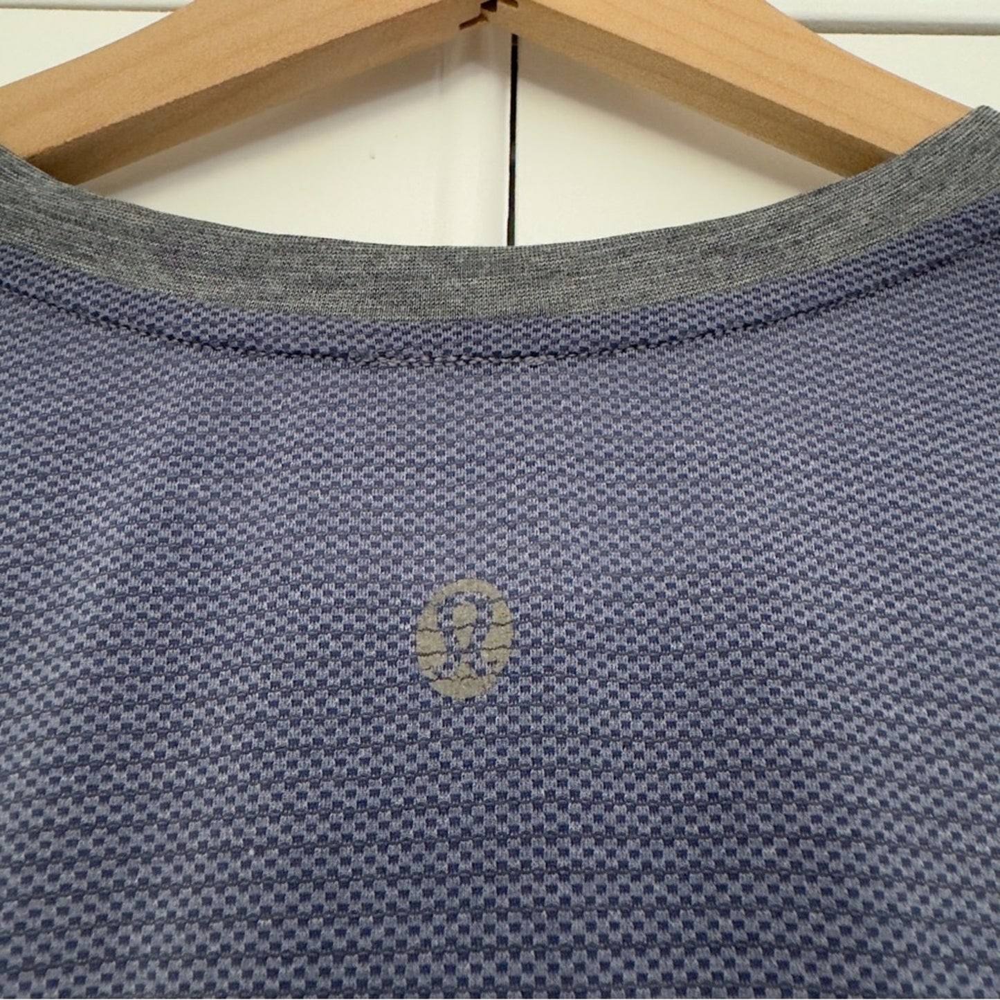 Lululemon (L/XL?) Athletic T-Shirt gray blue stretch workout activewear active