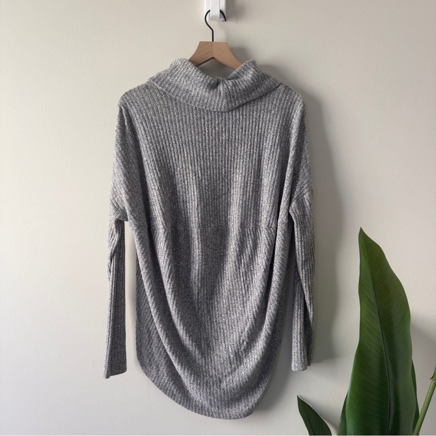 Anthropologie Saturday Sunday Oversized Gray Turtleneck Sweater Asymmetrical Hem