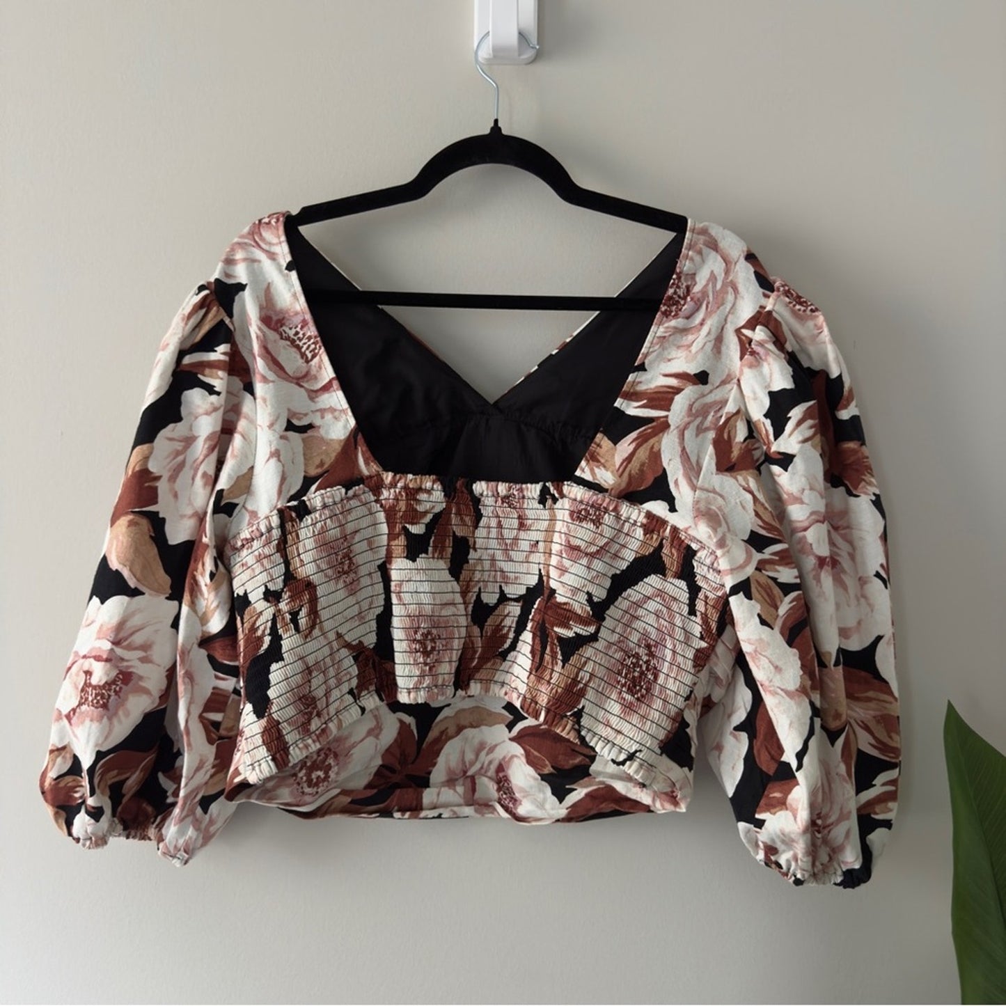 Express Floral Puff Sleeve Ruched pleated Crop top V-neck linen blend stretch XL