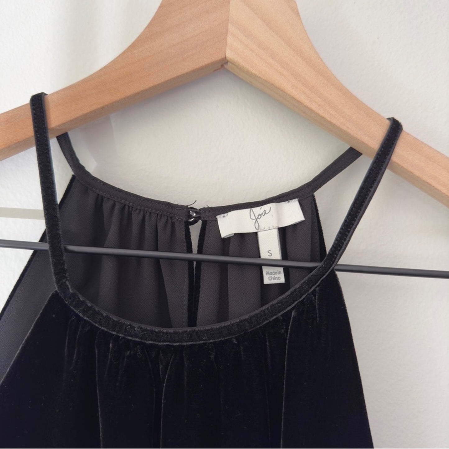 Joie Silk Blend Velvet Tank Top Spaghetti Strap Button Keyhole Back Lined Solid