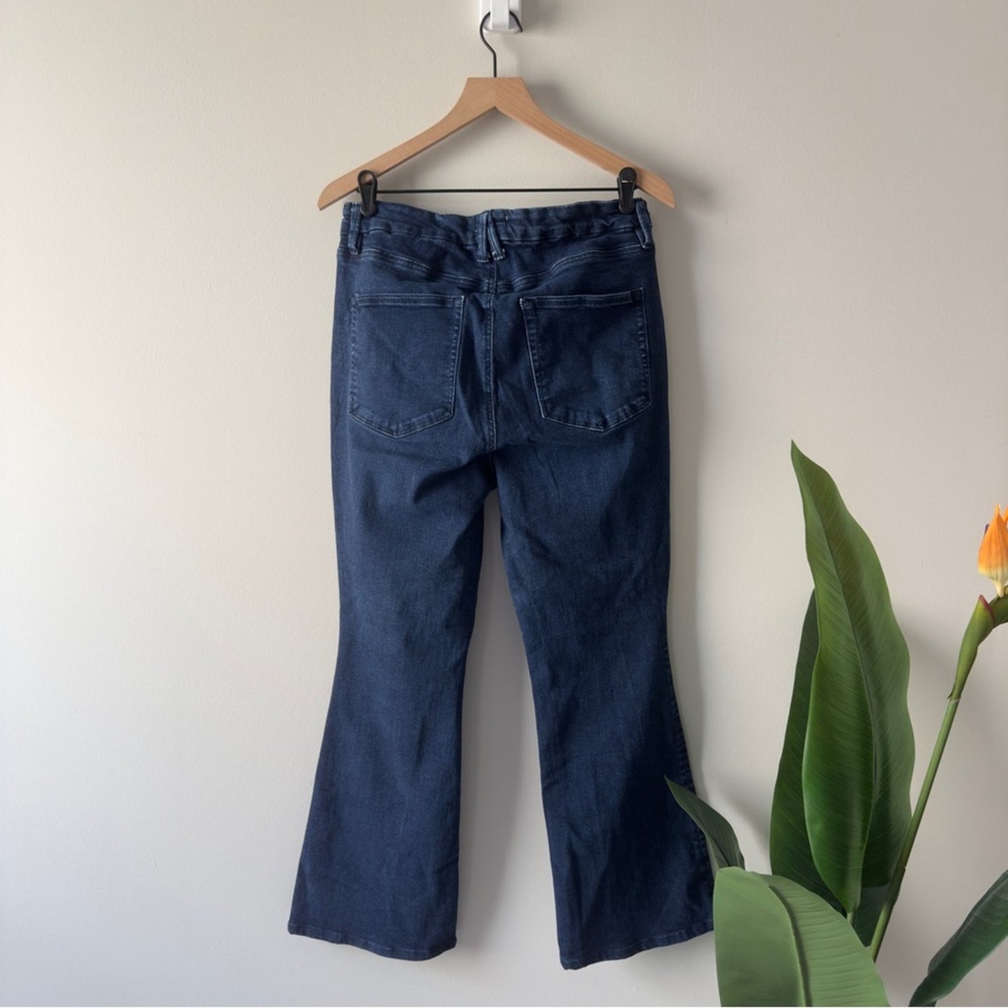 Good American Good Petite Flare Jeans in Blue224 Organic Cotton Dark Wash 15 EUC