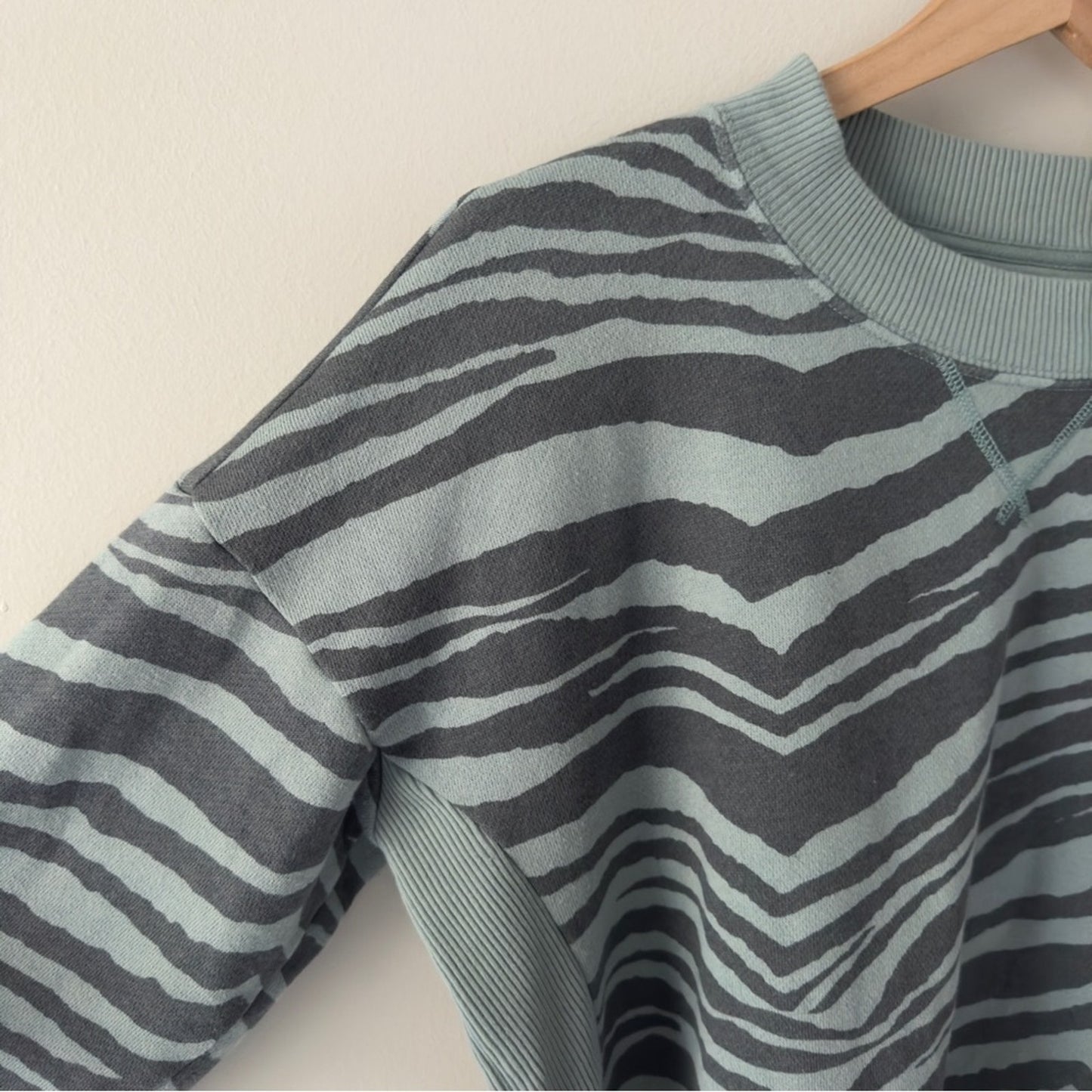 Aerie Zebra Stripe Animal Print Slit Hem Sweatshirt Crew neck long sleeve cotton