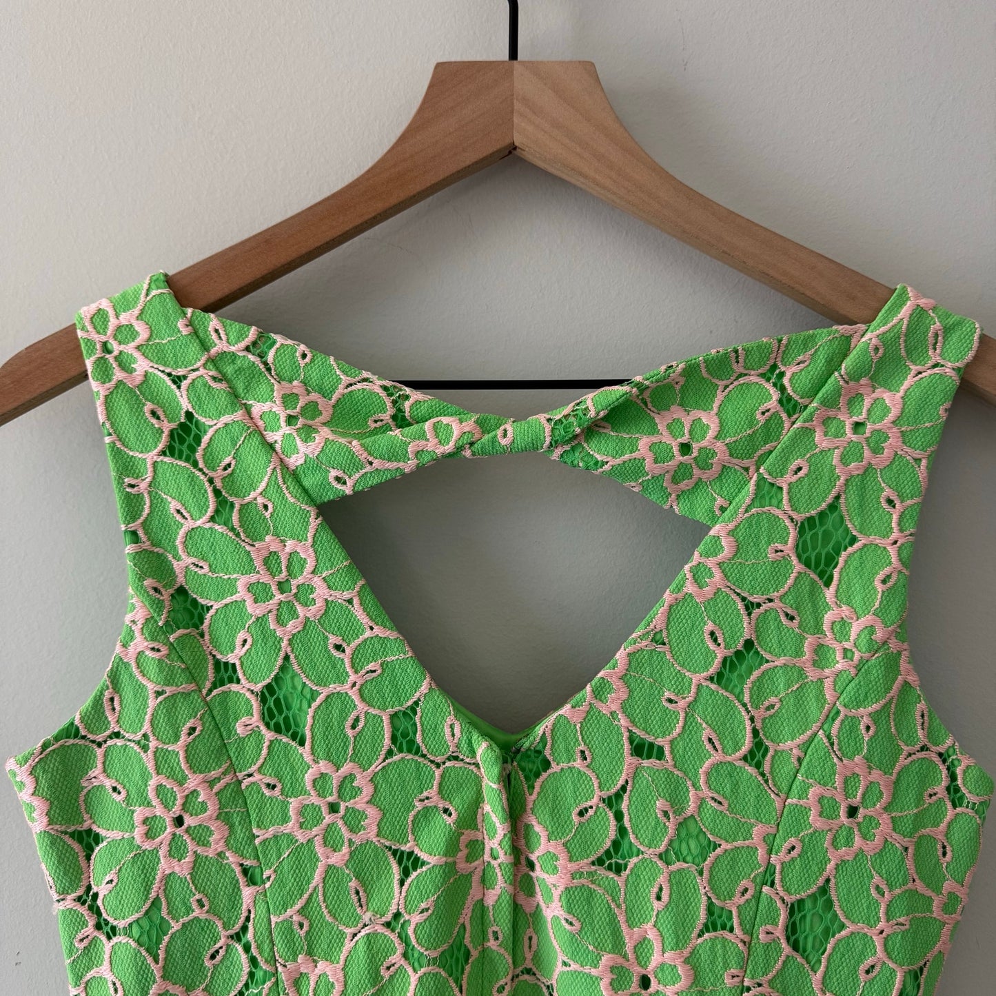 Lilly Pulitzer Green Floral Lace Mini Dress Mini A-Line Summer V-Neck Preppy EUC