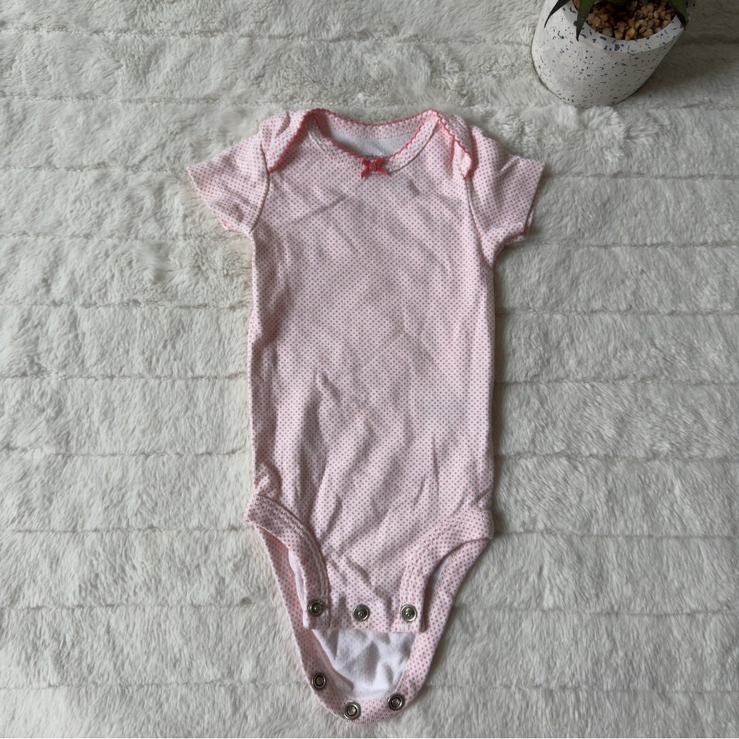 Carter's Pink Polka Dot Baby onesie one piece short sleeve bow snaps 3 months 3m