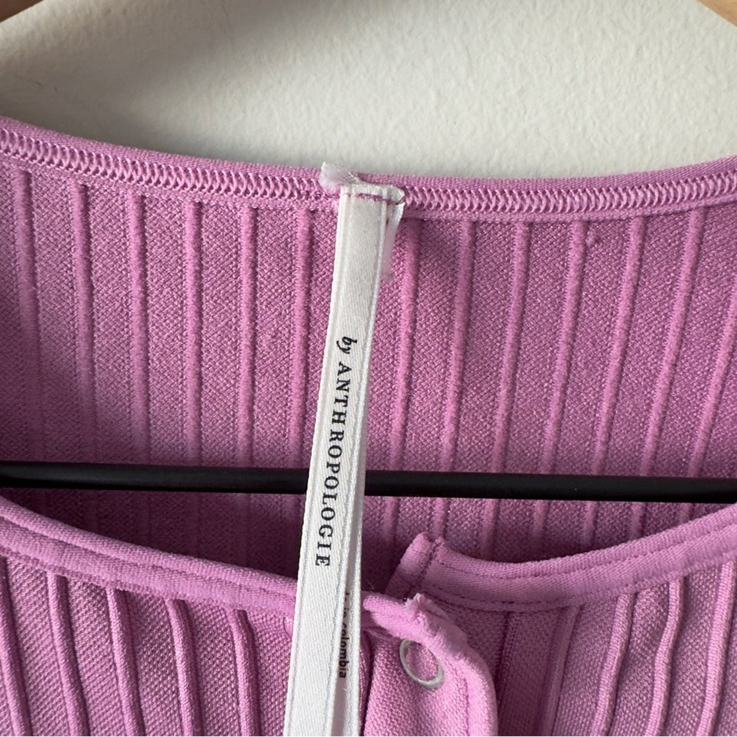 Anthropologie Pink Ribbed Crop Top Long Sleeve Snap Front Snaps Stretch cropped