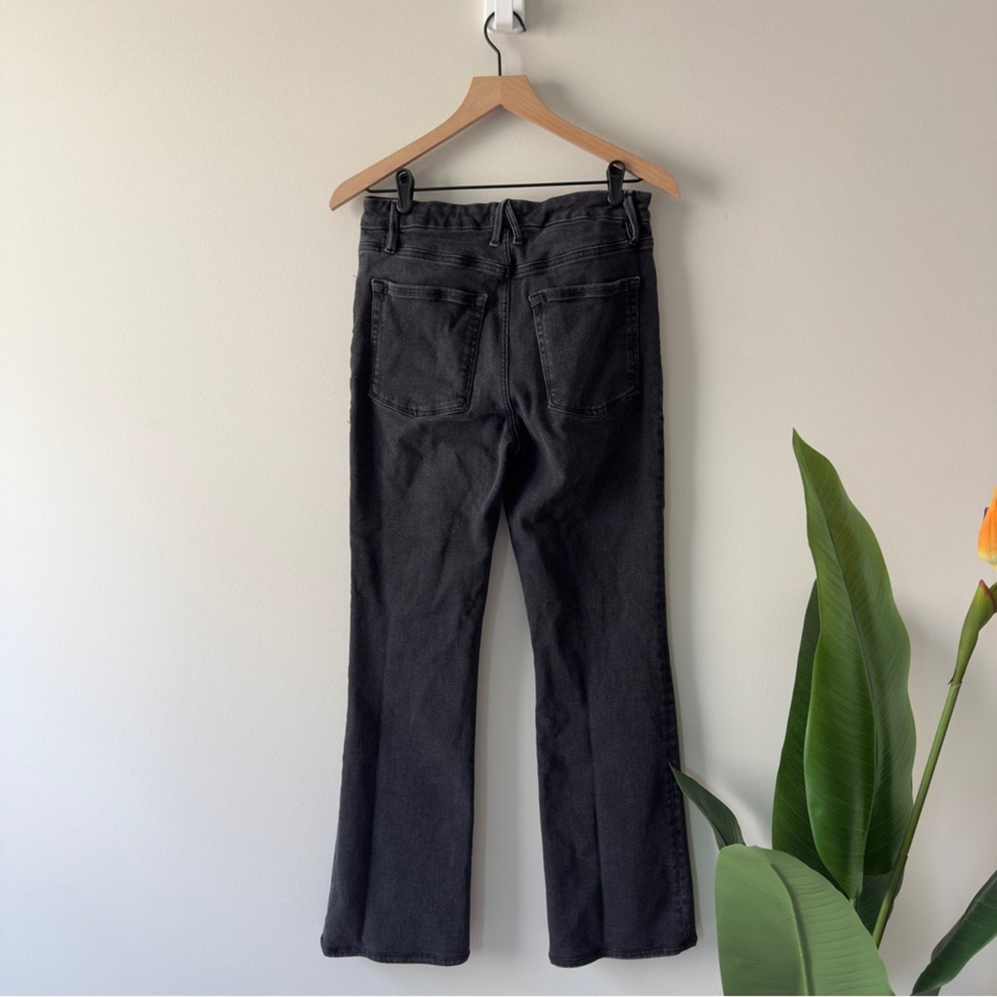 Good American Black Bootcut Jeans zip button denim solid belt loops pockets EUC