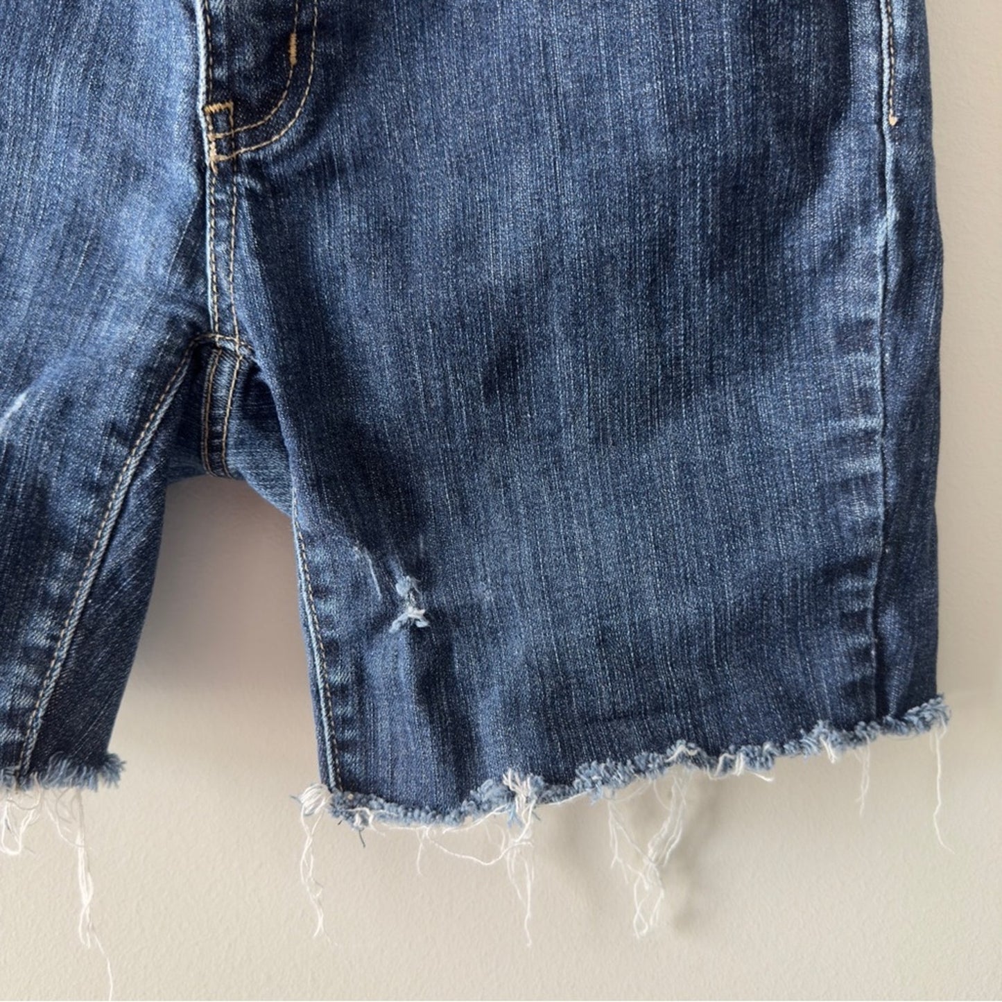 Vintage Y2K Forever 21 Low-Rise Denim Jean Shorts Bermuda 2000s Zip button Dark