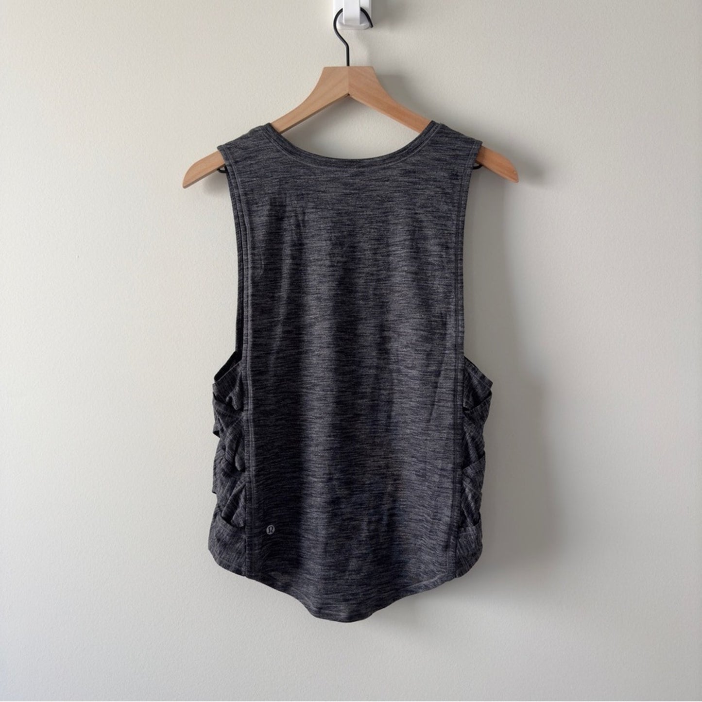 Lululemon Var-City Muscle Tank in Heathered Black size 2 lightweight top crew