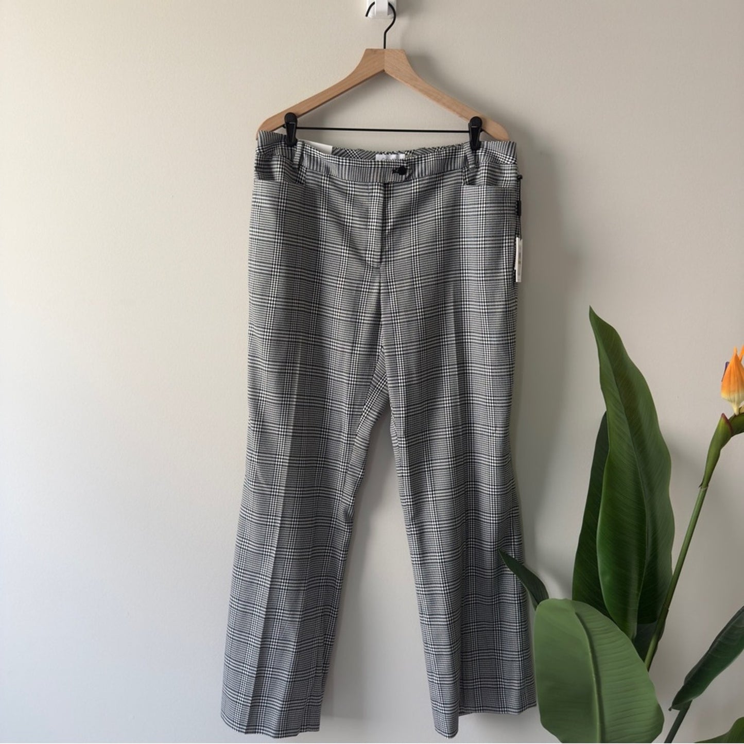 Calvin Klein Modern Fit Black White Plaid Pants Zip Button Pockets Belt Loops 14