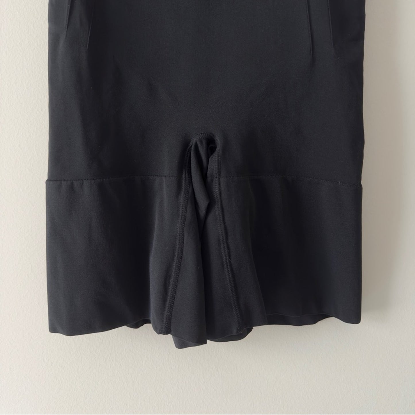 SPANX OnCore High-Waisted Mid-Thigh Short in very black Shapewear Shorts Medium