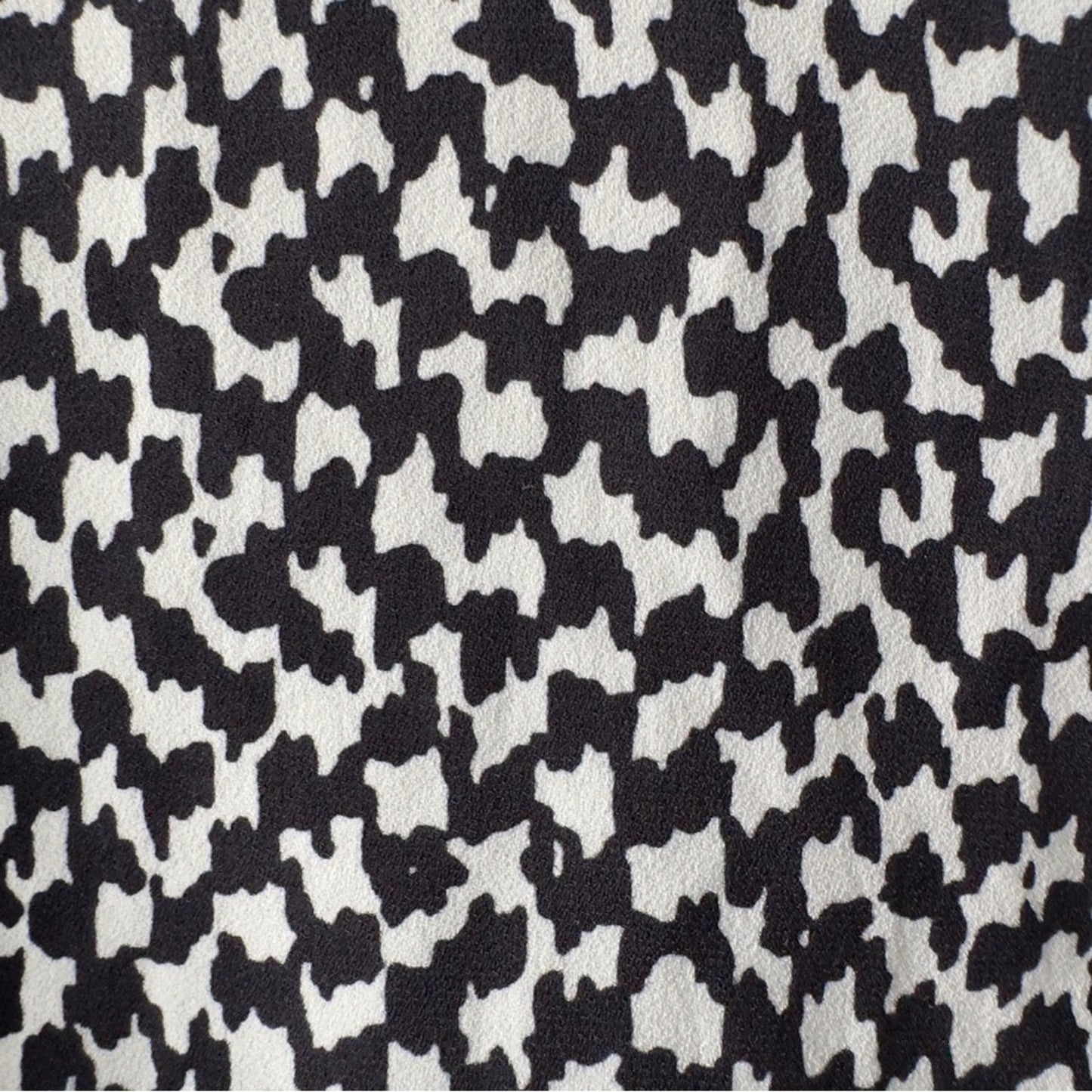 Theory Long Sleeve Button Down Stylish Black and White Top Petterned Collared M