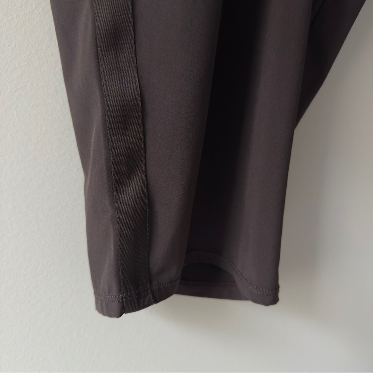 Athleta Nolita Slim Tapered Crop Pant Dark Brown Cropped Pants Athletic Active