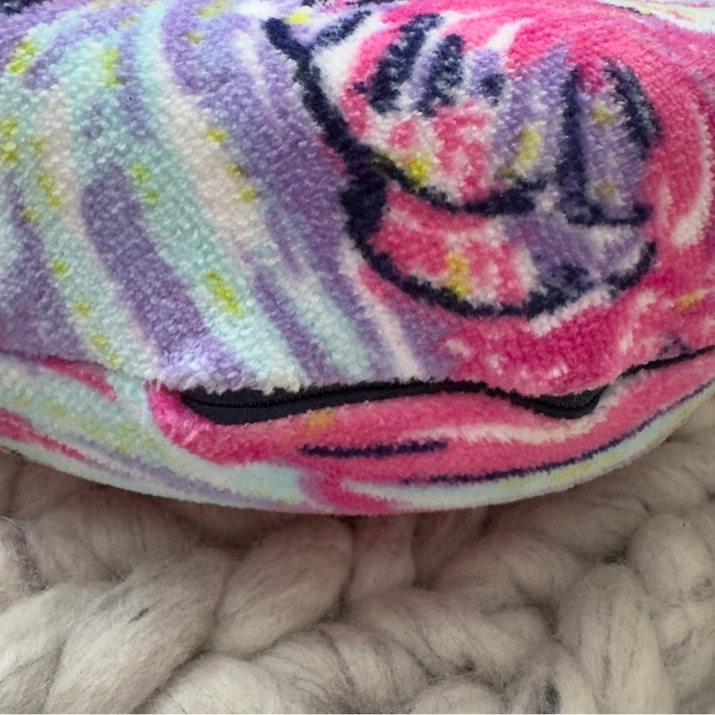 Lilly Pulitzer Travel Neck Pillow Preppy Pattern Colorful Gold Zipper Stylish