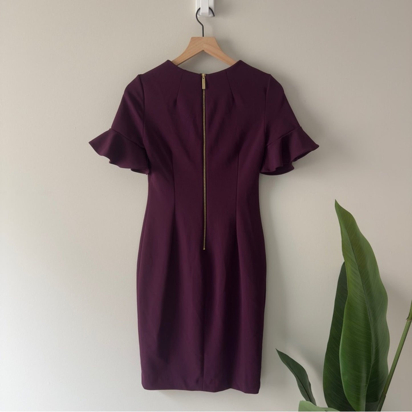 Calvin Klein Elegant Purple Ruffle Short Sleeve Dress Zip Up Zipper Back Pencil