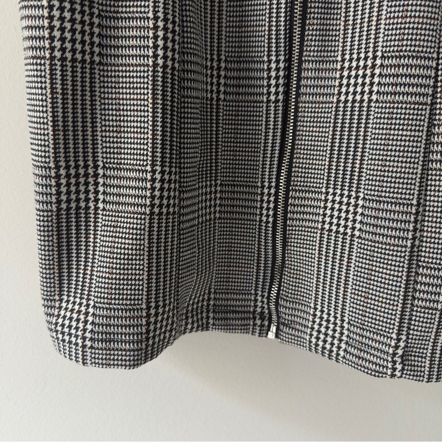 Love Tree Pinafore Plaid Black White mini Dress Full Zip Front Circle Zipper EUC