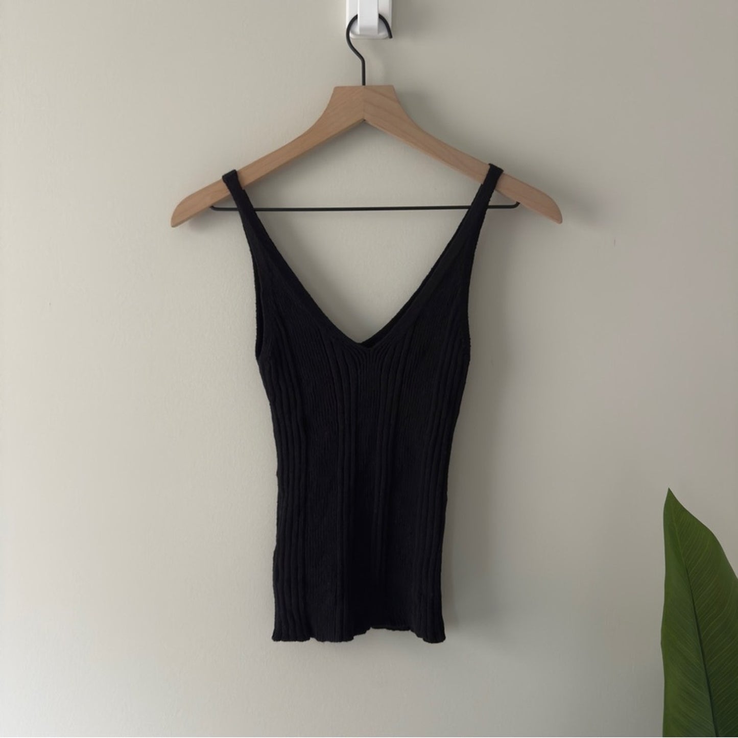 Anthropologie Ribbed Tight Knit Black Fitted Camisole Top Scoop V-Neck Cotton XS