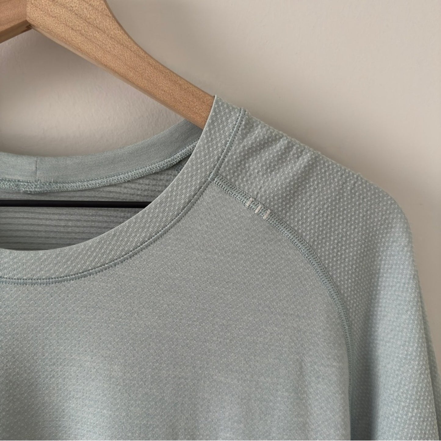 Lululemon Metal Vent Tech Short Sleeve Tee Shirt T-Shirt Athletic Activewear EUC