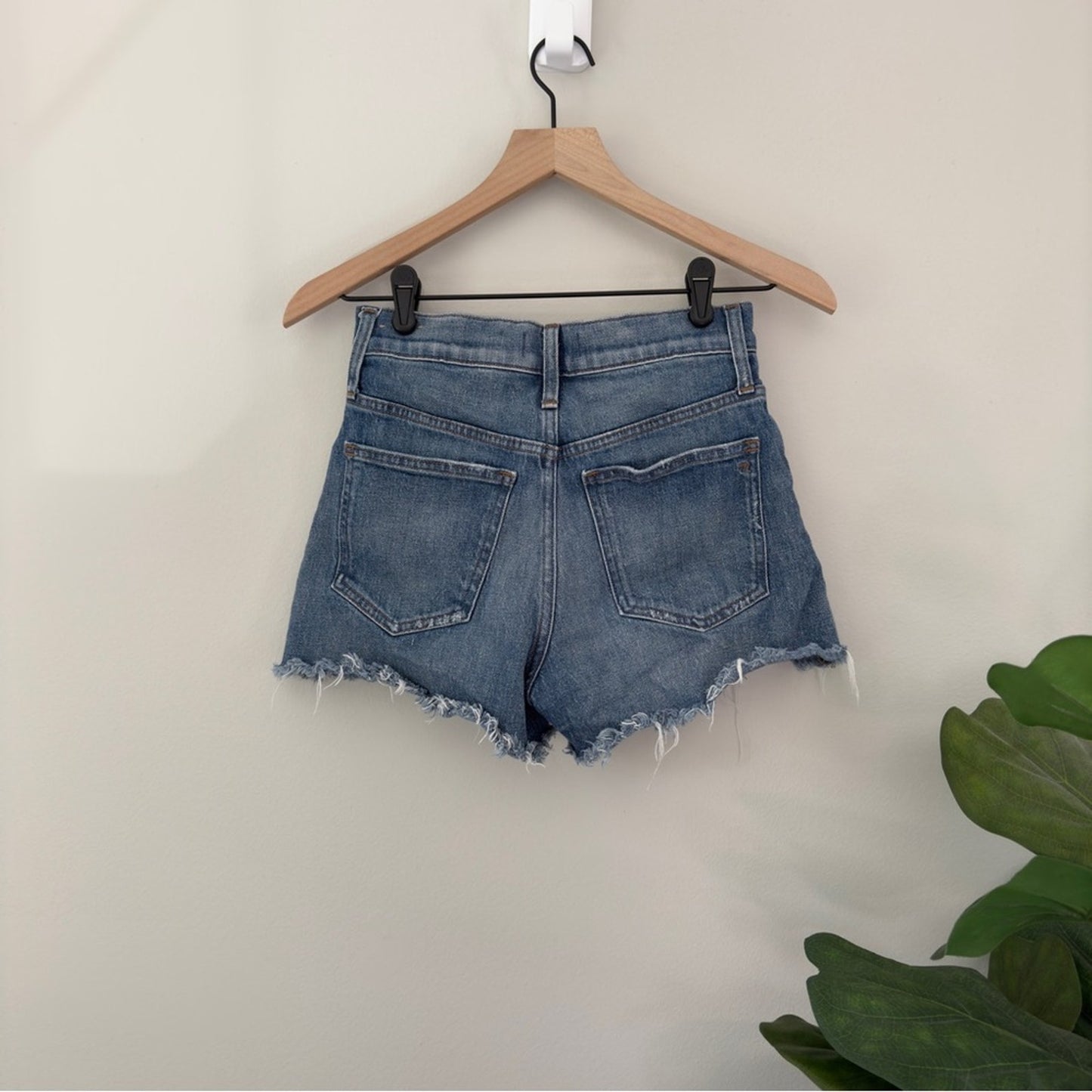 Madewell The Perfect Jean Short Medium Wash Shorts Raw Hem Cut Off Pockets Denim
