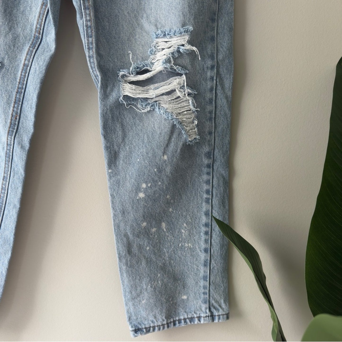 No Boundaries Distressed Paint Splatter Light Wash Jeans 100% Cotton Button Fly