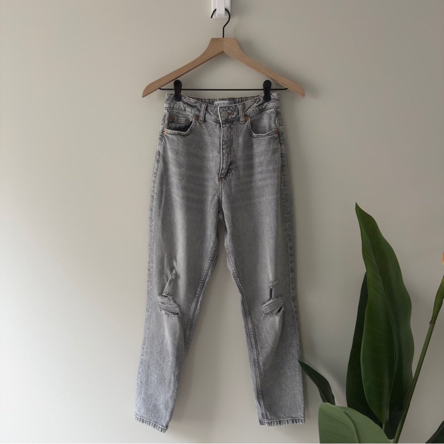 Denim Co. Primark Cares Light Gray Straight Leg Jeans grey distressed cotton EUC