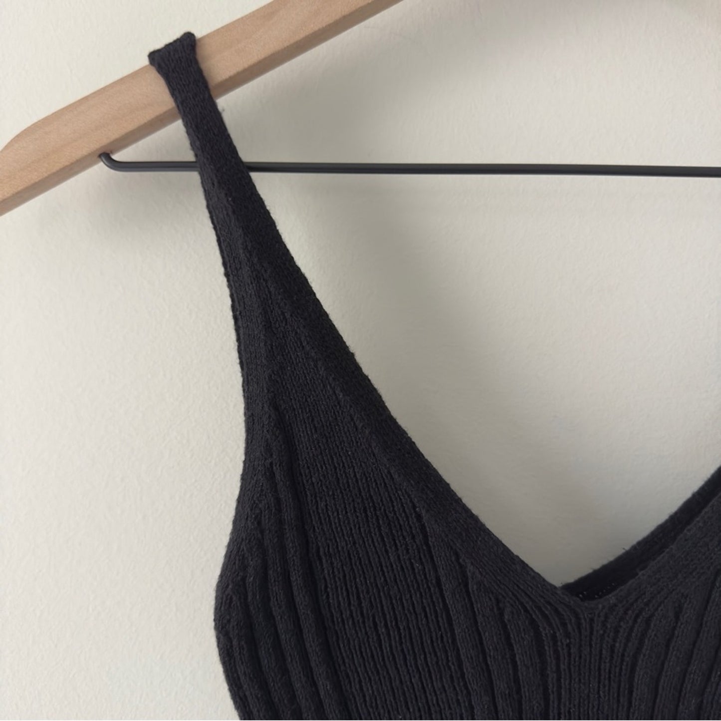 Anthropologie Ribbed Tight Knit Black Fitted Camisole Top Scoop V-Neck Cotton XS