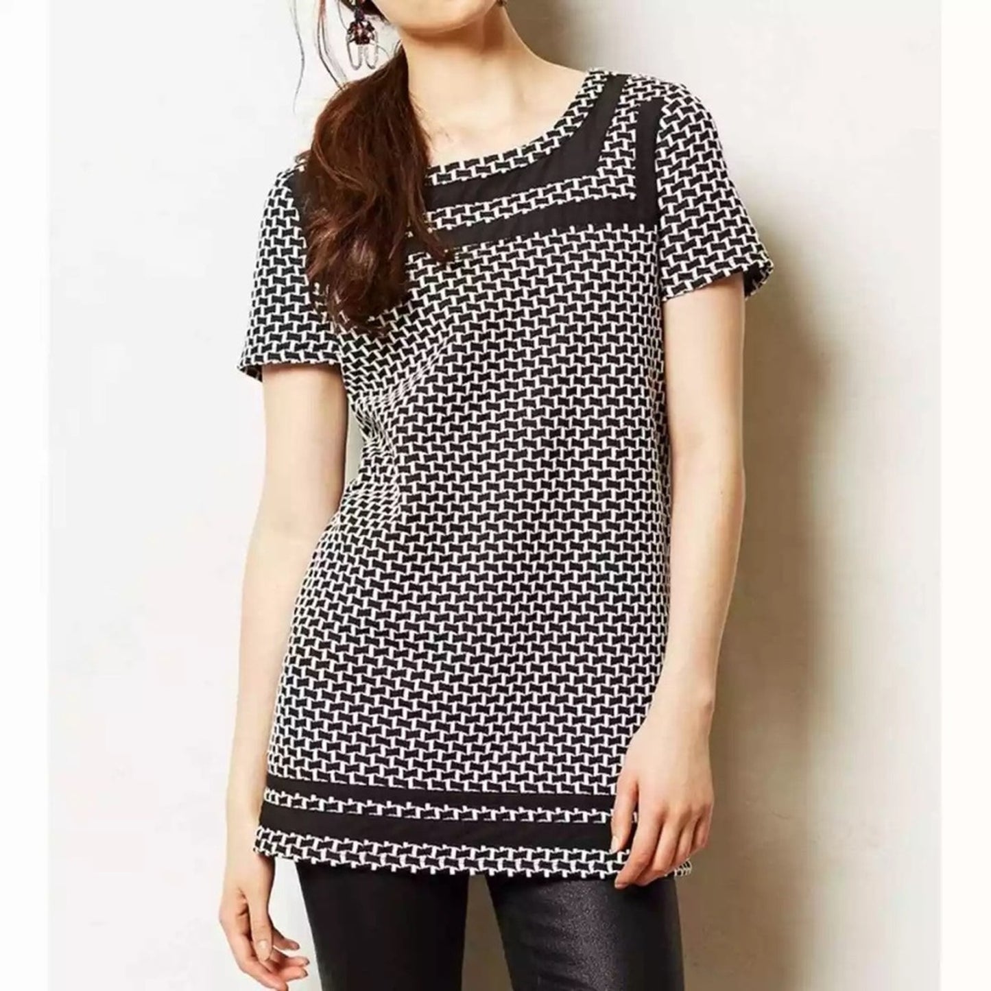 Anthropologie Postmark Basketweave Short Sleeve Tunic Top Black White Stretch S