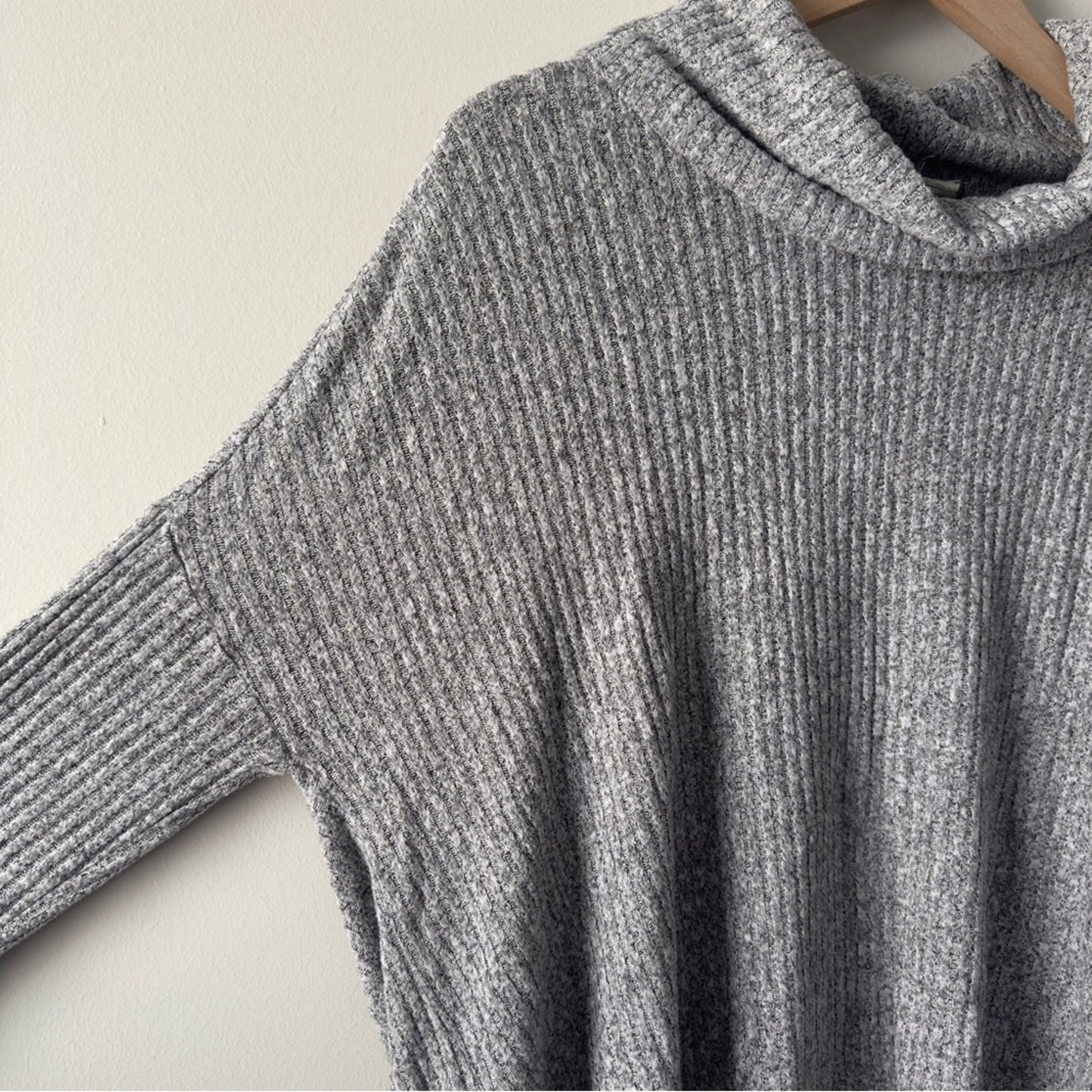 Anthropologie Saturday Sunday Oversized Gray Turtleneck Sweater Asymmetrical Hem