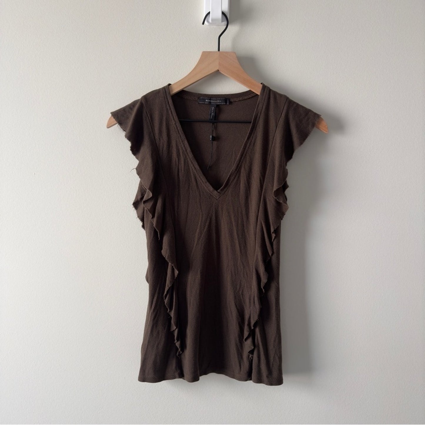 NWOT BCBGMaxAzria ribbed ruffle sides top cap sleeve olive brown v-neck lyocell