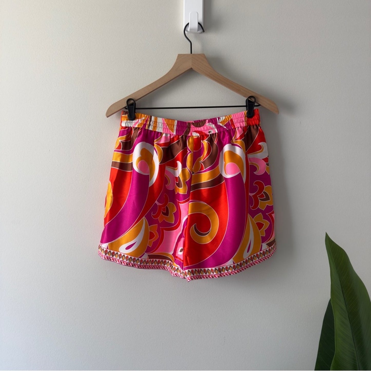 Express Pink and Orange Patterned Set Vibrant Button Down Top elastic tie shorts