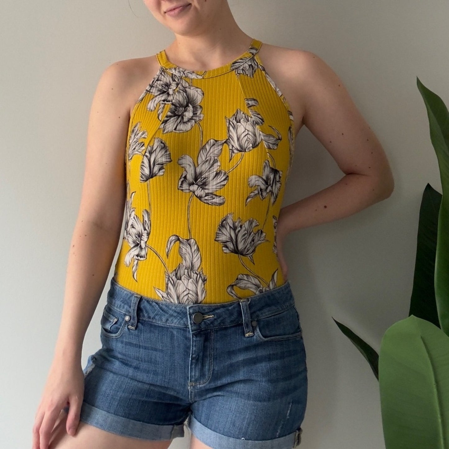 Sommer Floral Yellow Halter Neck Bodysuit Button Keyhole Back Sleeveless Ribbed