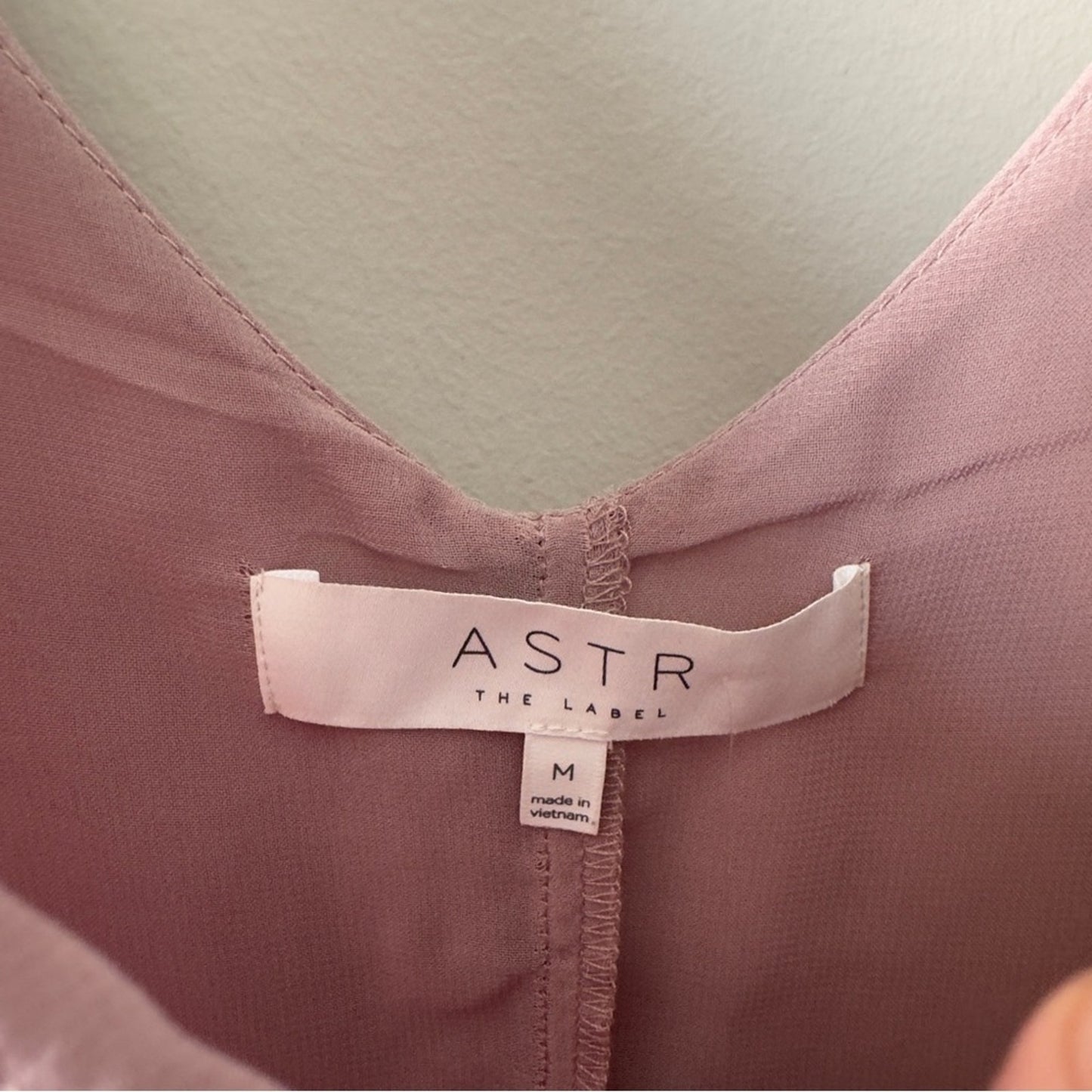 Astr the Label Revolve Deauville Mauve Lace Accent dress shift Flowy 3/4 sleeve