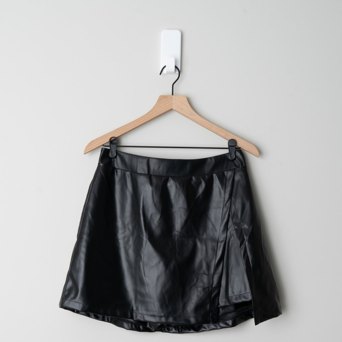 Cupshe Faux Leather Skort Slit Front Skirt Pleather Solid Black Mini Casual L