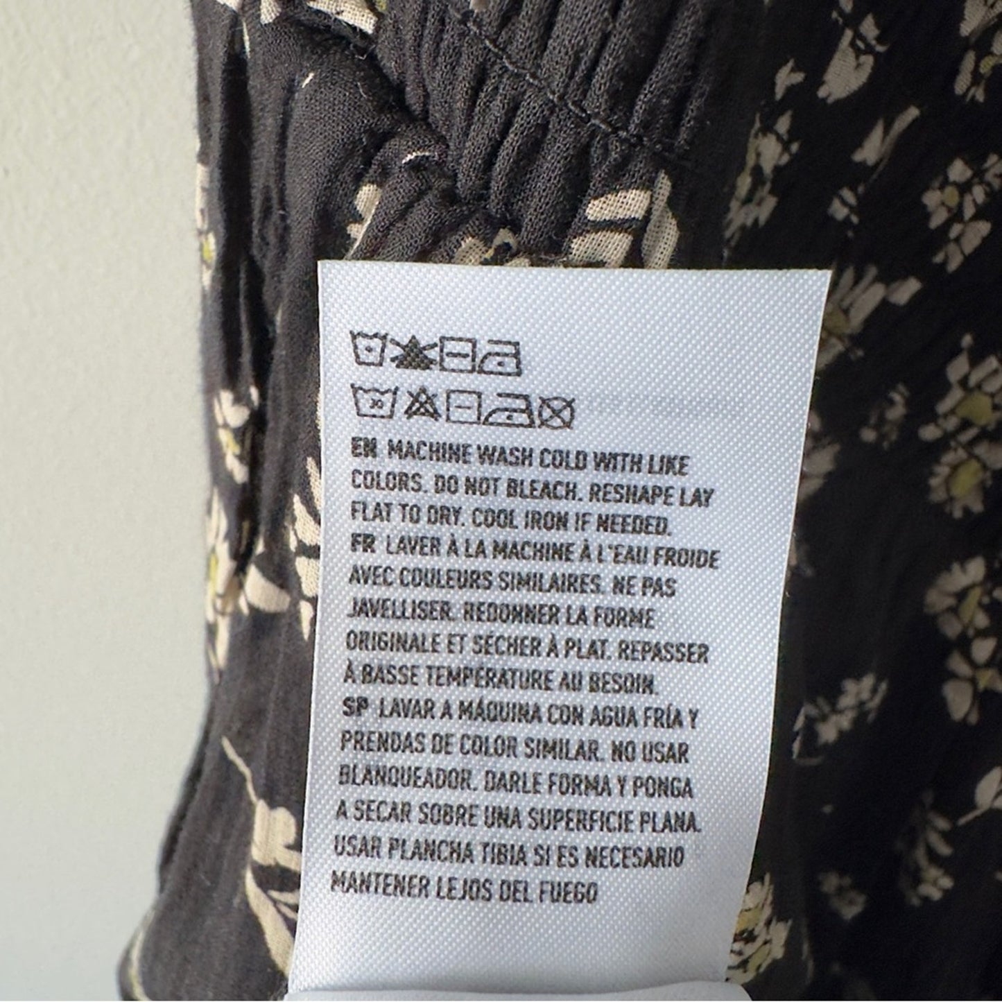 American Eagle Floral Halter Neck Romper Black and Cream Scoop V-Neck Tie Bow