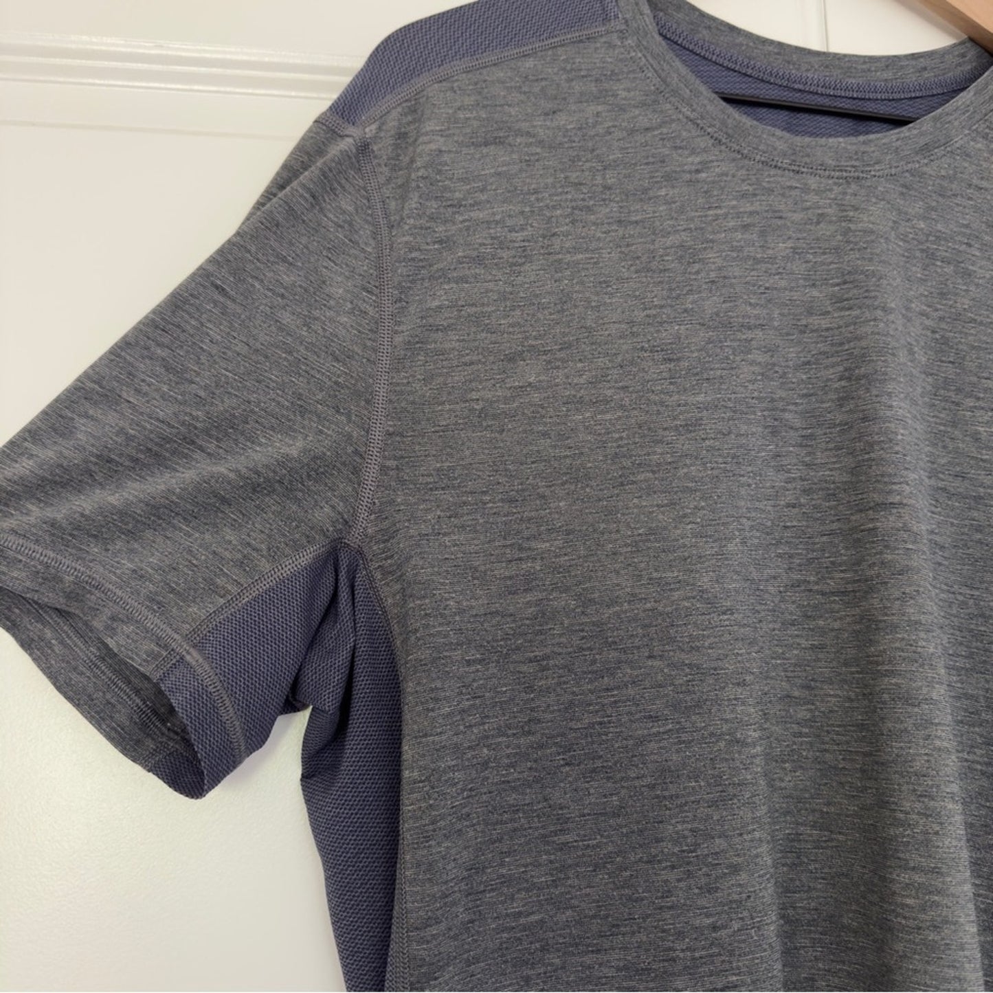 Lululemon (L/XL?) Athletic T-Shirt gray blue stretch workout activewear active