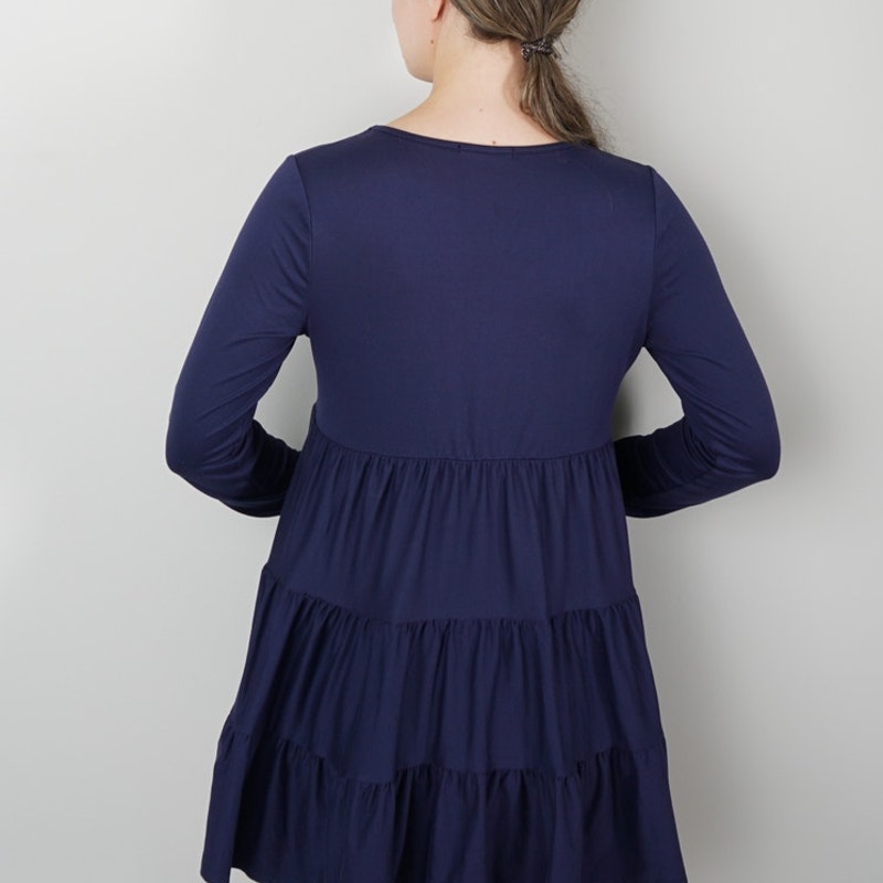 You & Me Navy Tiered Mini Dress Long Sleeve Round Neck Stretch Solid Preppy EUC