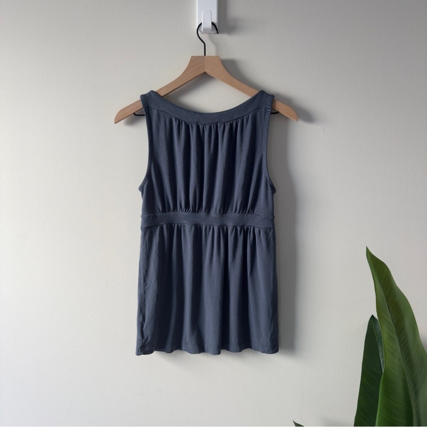 Banana Republic 2010 Sleeveless Babydoll Tank Top Ruched Solid stretch blue EUC