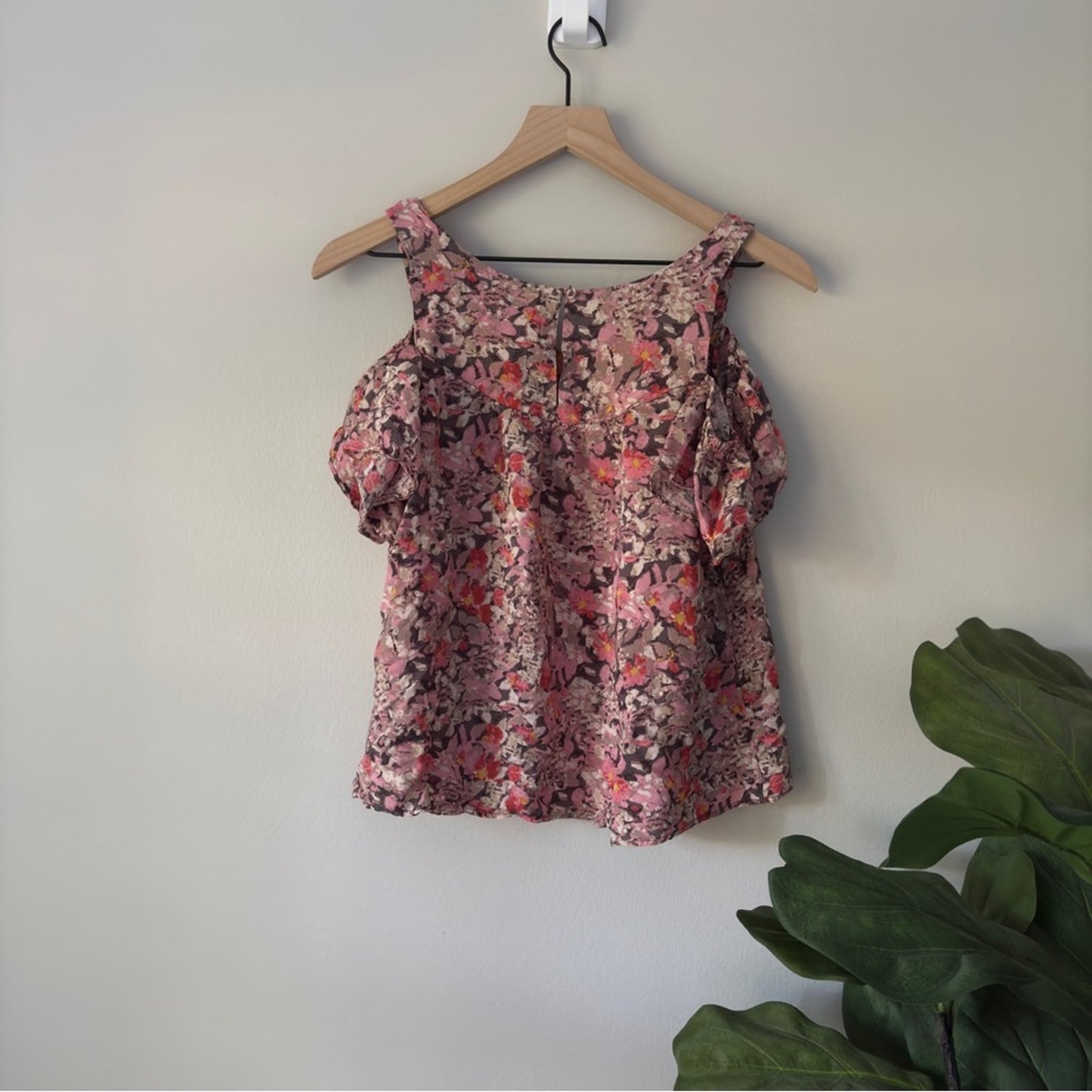 Maeve Anthropologie Cold Shoulder Top Short Sleeve Floral Print Button Keyhole S