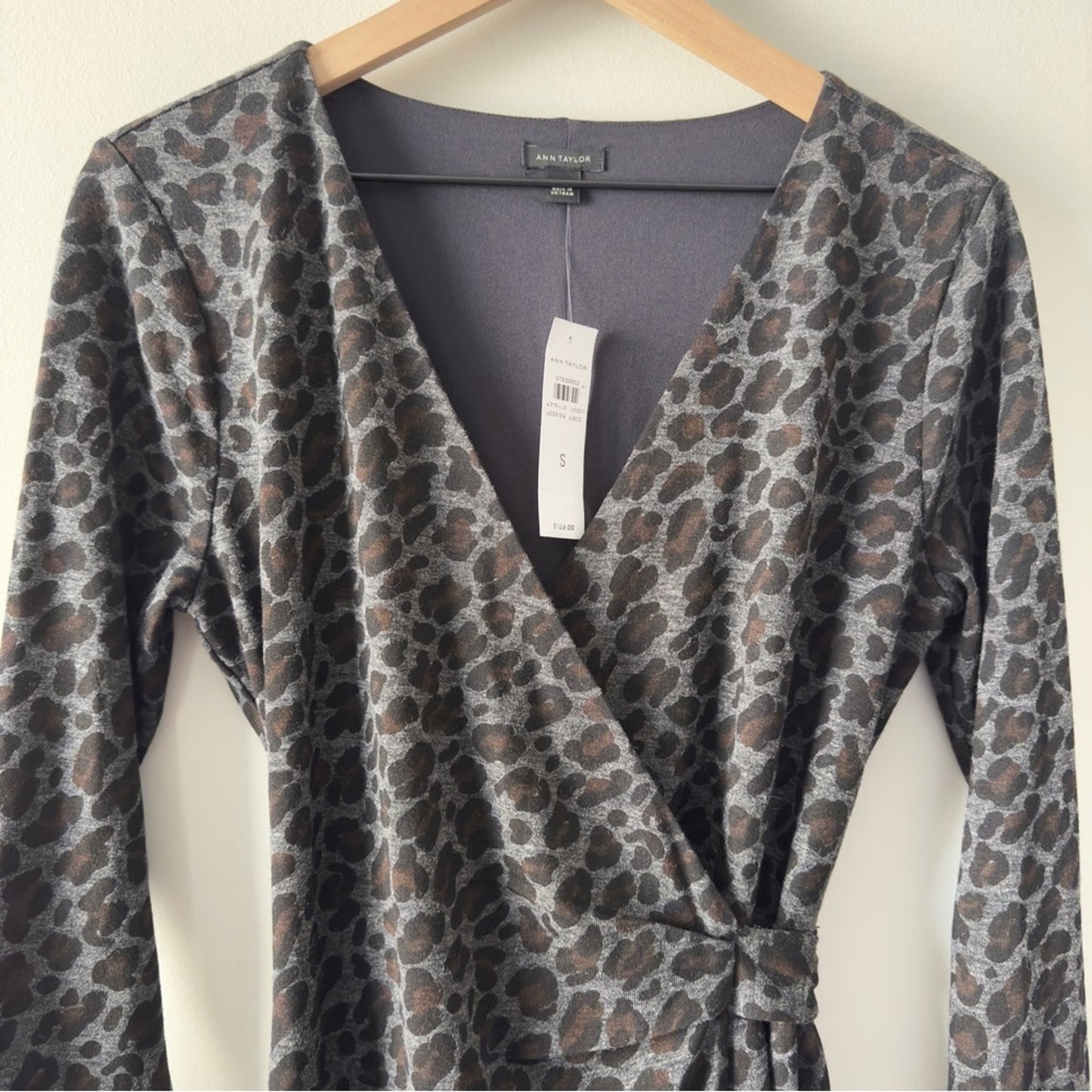 Ann Taylor Leopard Print Gray Wrap Tie Dress with Long Sleeves stretch lined NWT