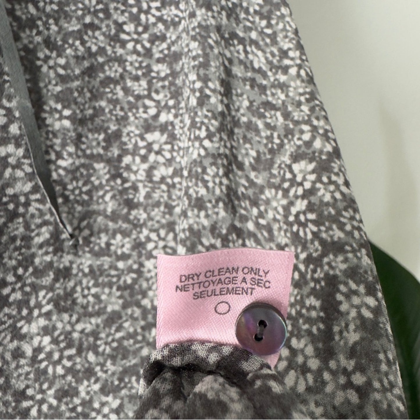 Calypso St. Barth 100% Silk Gray and white Blouse long sleeve sheer floral smock