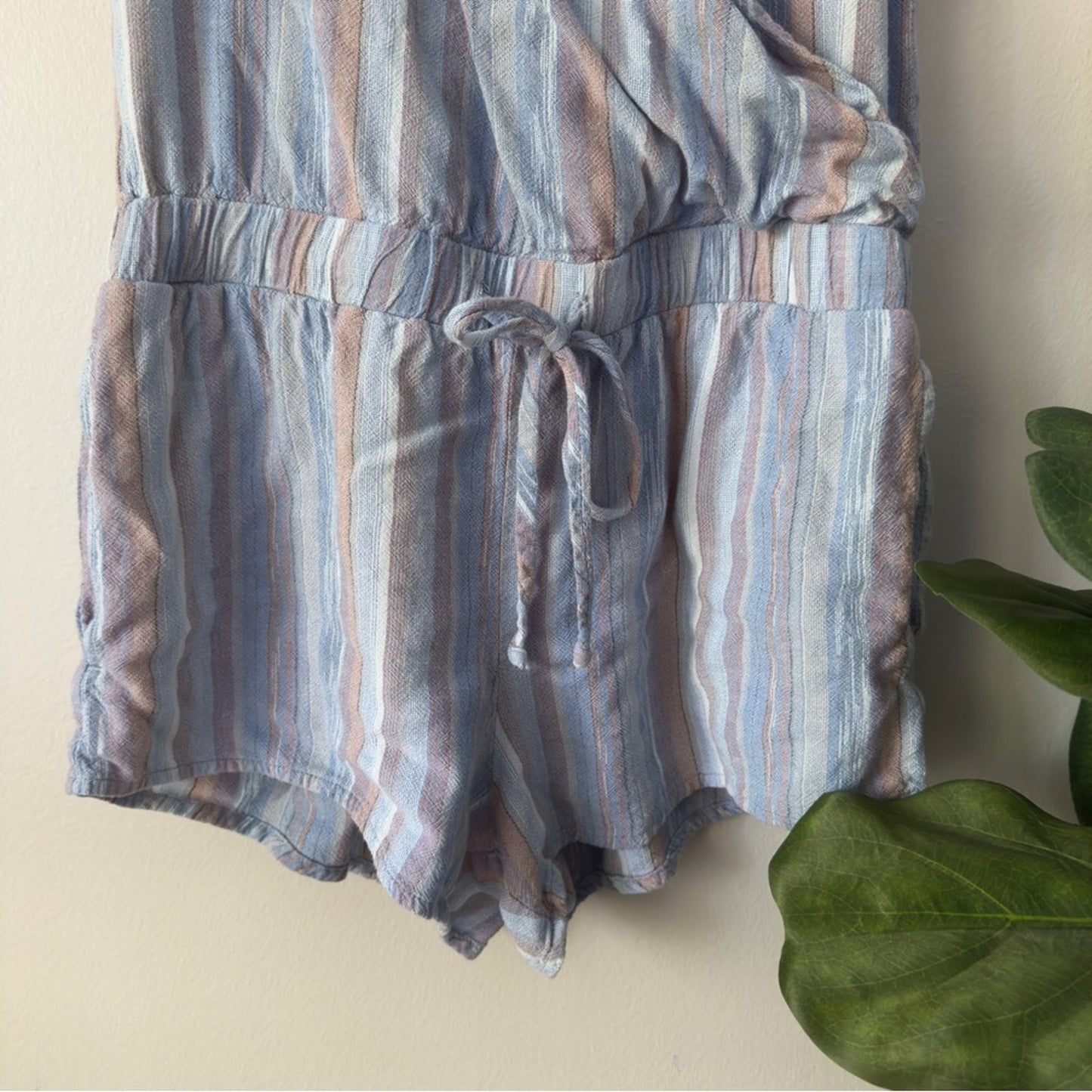 Anthropologie Cloth & Stone Striped Romper Spaghetti Strap Tie Waist Pockets EUC